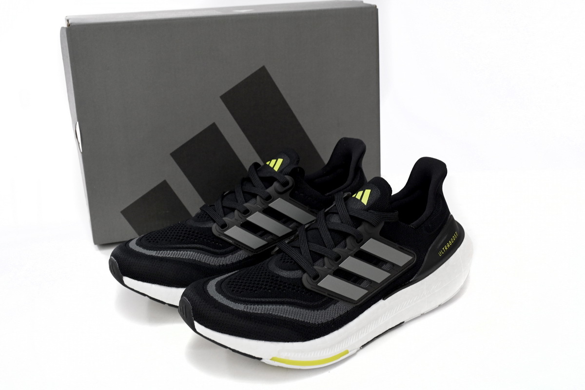 8851-4 Adidas Ultra Boost 2023 LIGHT Black And White HQ6339