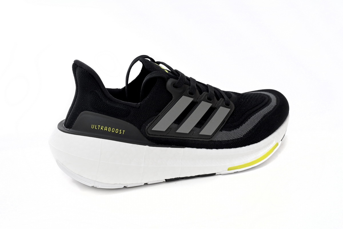 8851-4 Adidas Ultra Boost 2023 LIGHT Black And White HQ6339