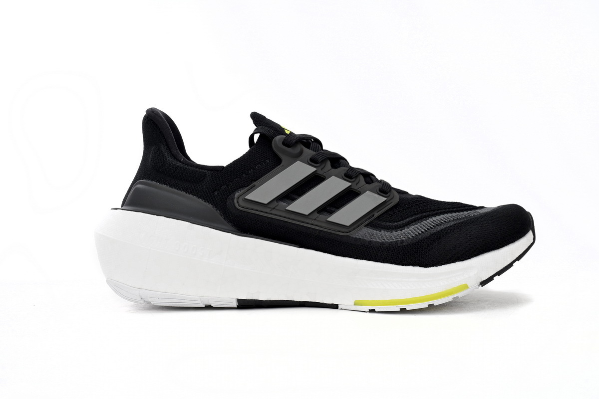 8851-4 Adidas Ultra Boost 2023 LIGHT Black And White HQ6339