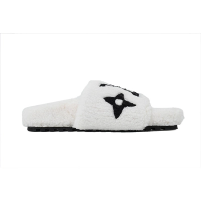 LOUIS VUITTON Shearling White 02