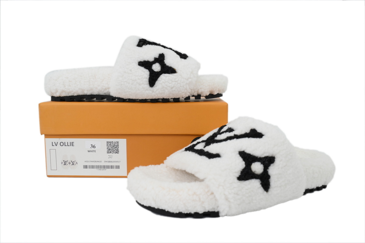 LOUIS VUITTON Shearling White