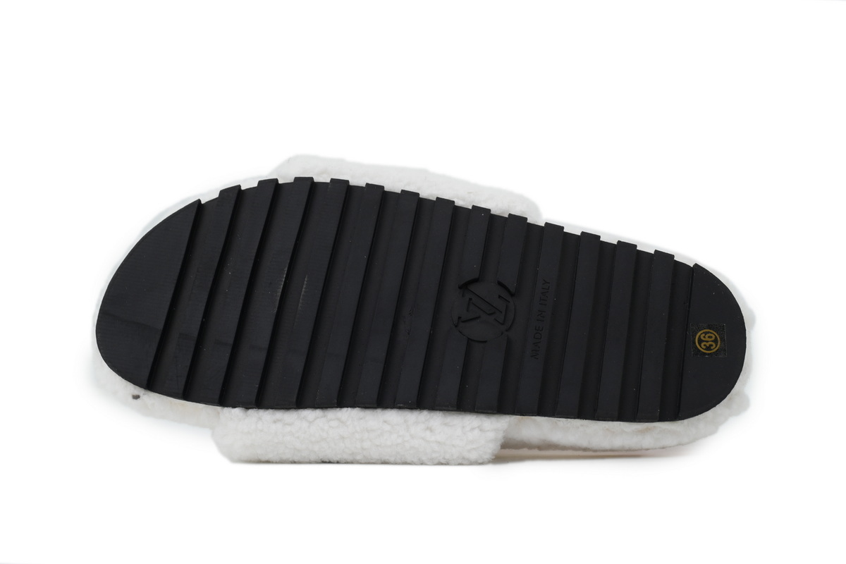 LOUIS VUITTON Shearling White