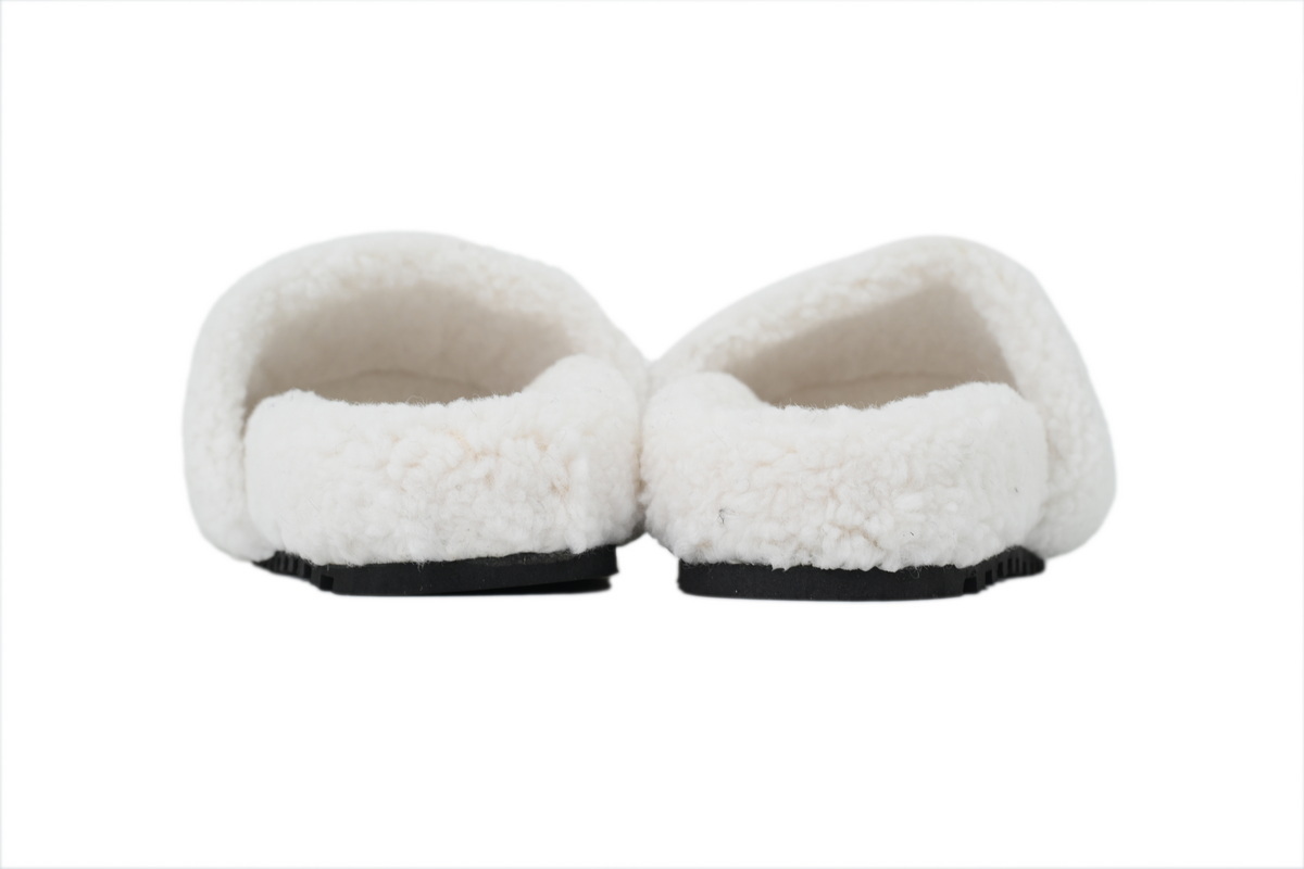 LOUIS VUITTON Shearling White