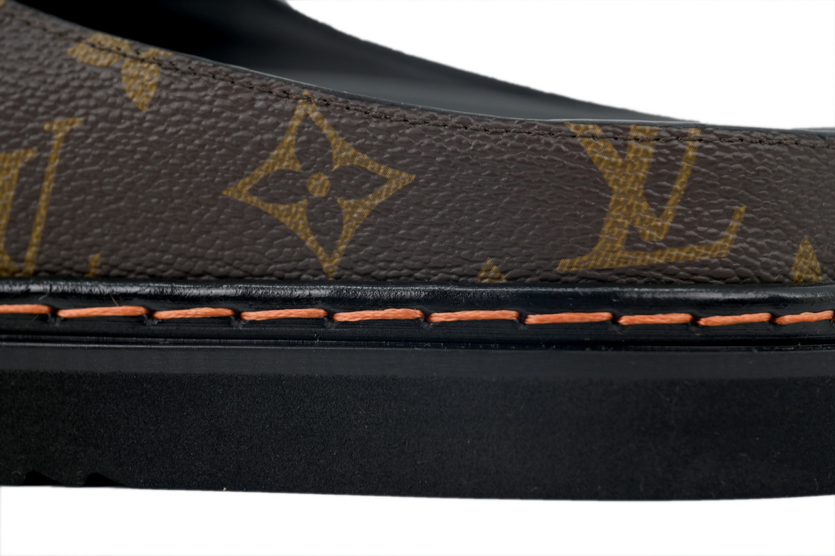 LOUIS VUITTON Easy Mule Brown