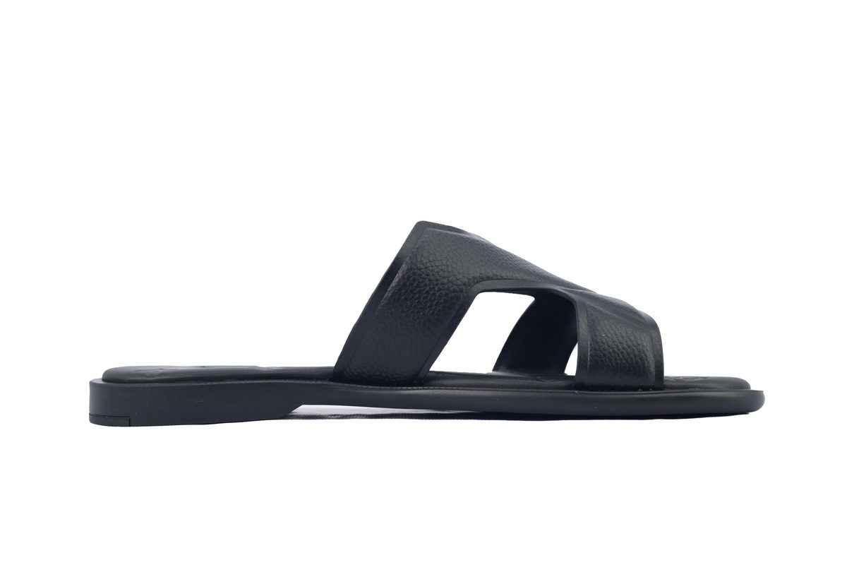 LOUIS VUITTON Oasis Black Leather Surface
