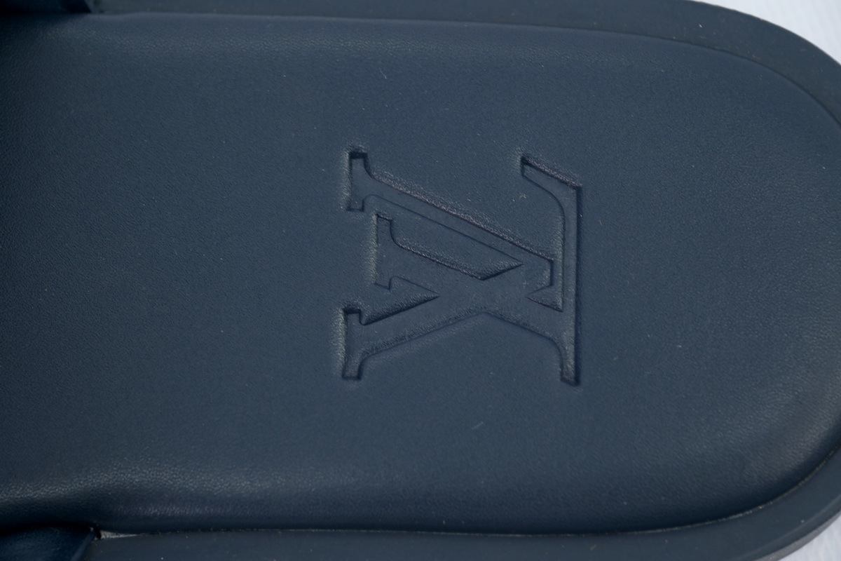 LOUIS VUITTON Oasis Blue Cloth