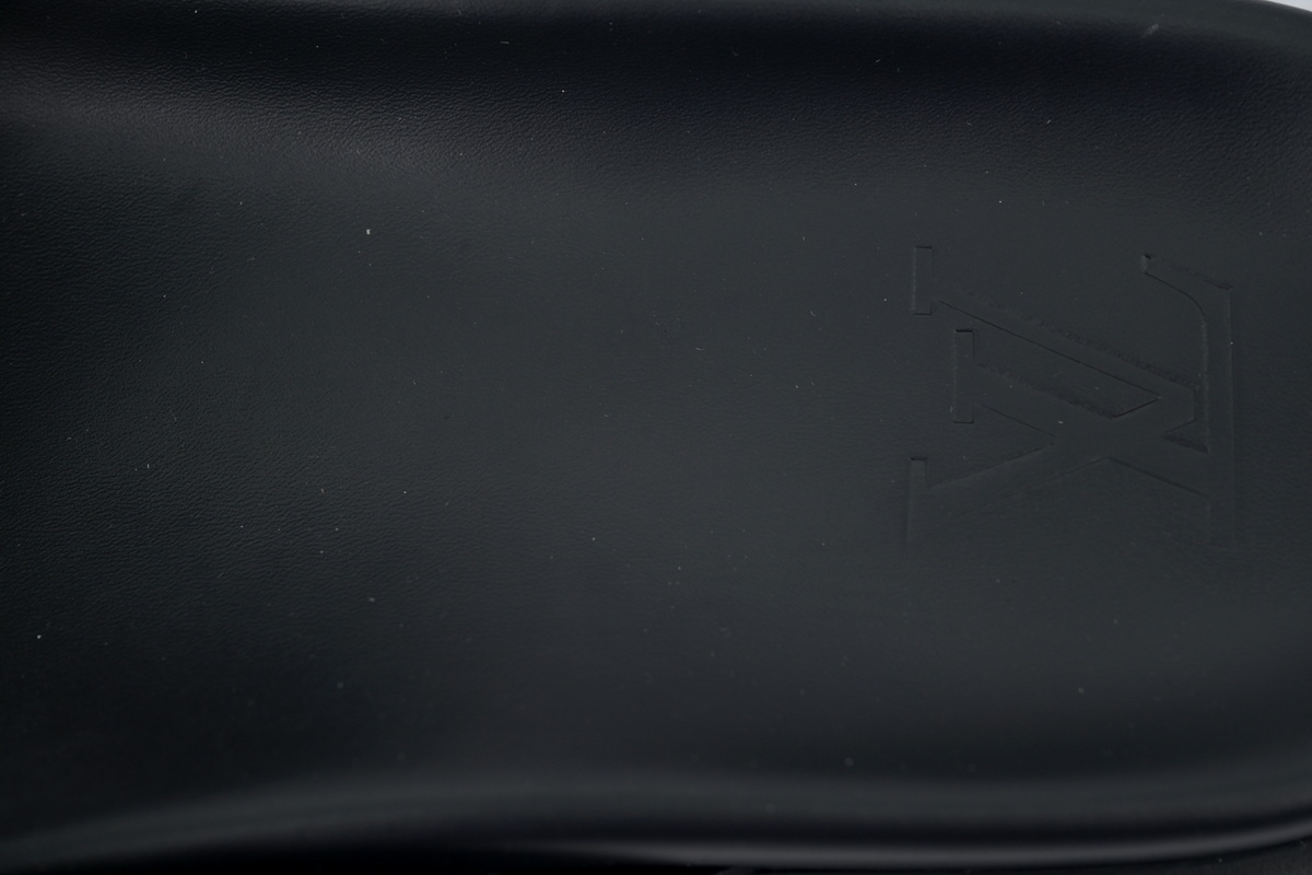 LOUIS VUITTON Flip Flop Sandal Completely Black