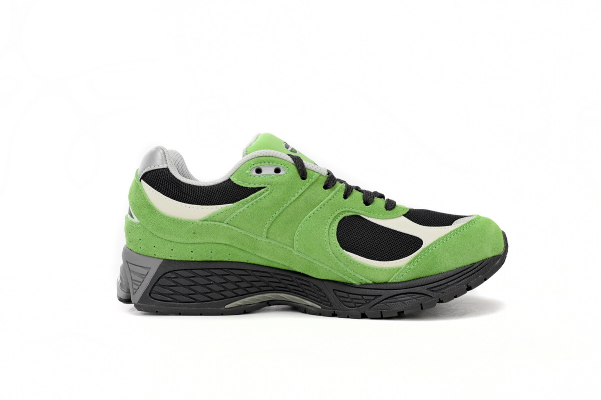 New Balance 2002R Sea Black Green M2002RGZ