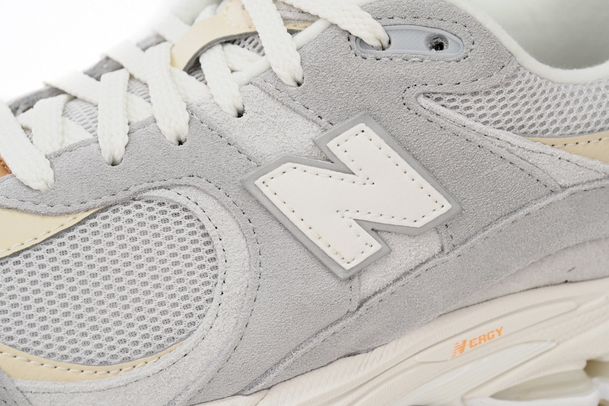 New Balance 2002R White Grey M2002RSB