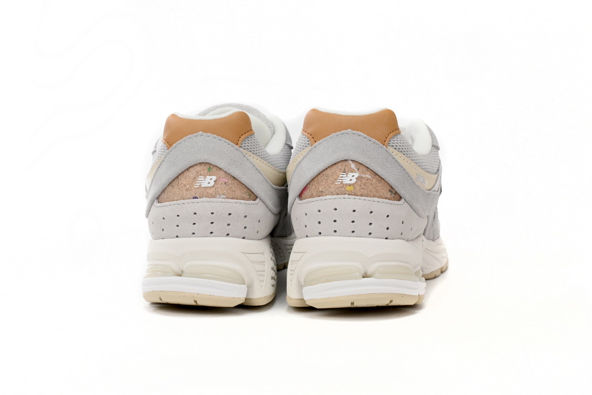 New Balance 2002R White Grey M2002RSB
