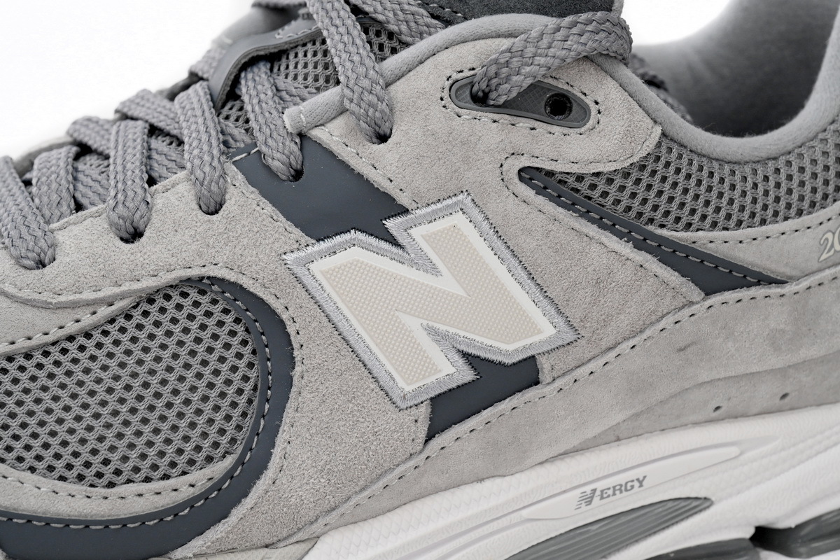 New Balance 2002R White Grey M2002RST