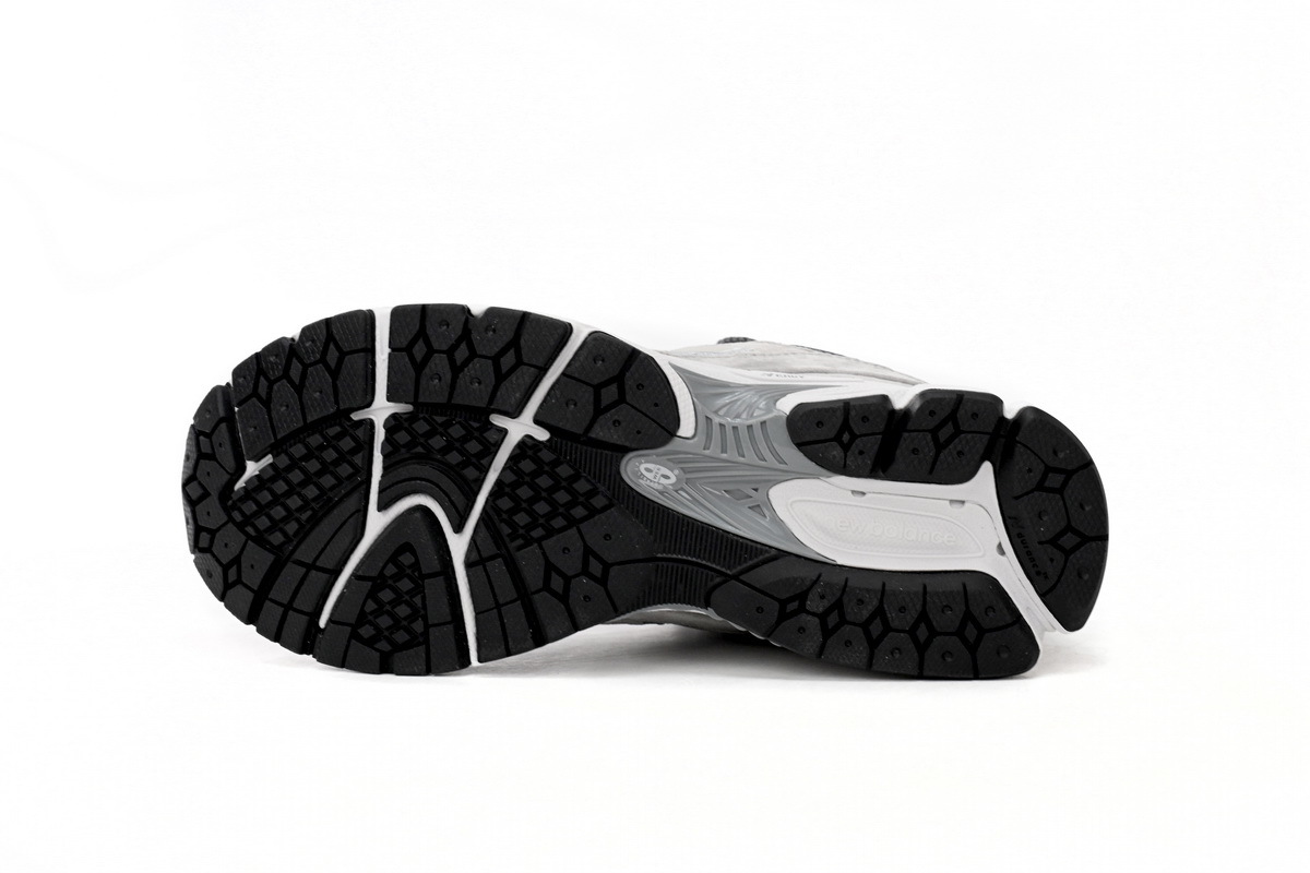 New Balance 2002R White Grey M2002RST