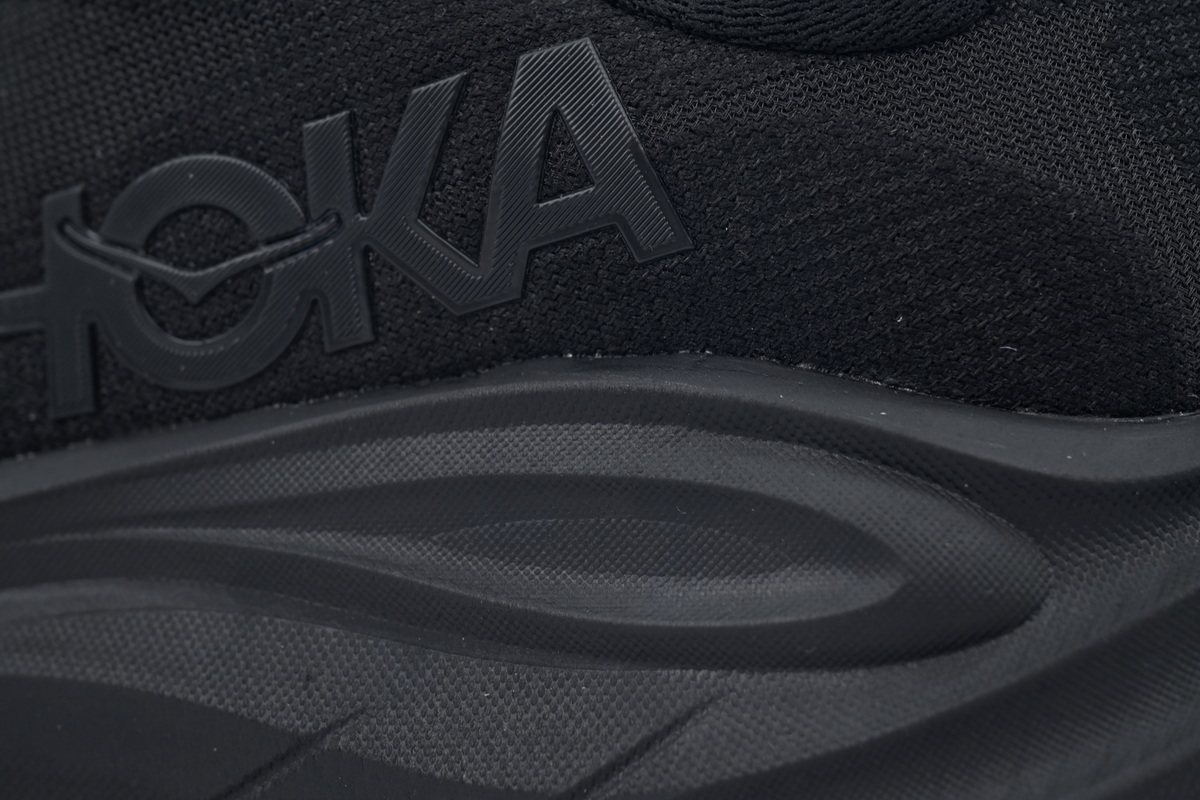  HOKA Clifton 10 'Triple Black'1162030-BBLC