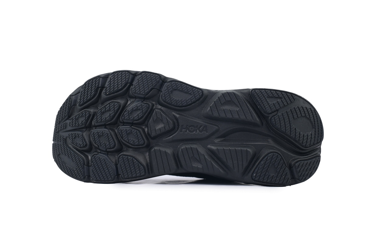 HOKA Clifton 10 'Triple Black'1162030-BBLC