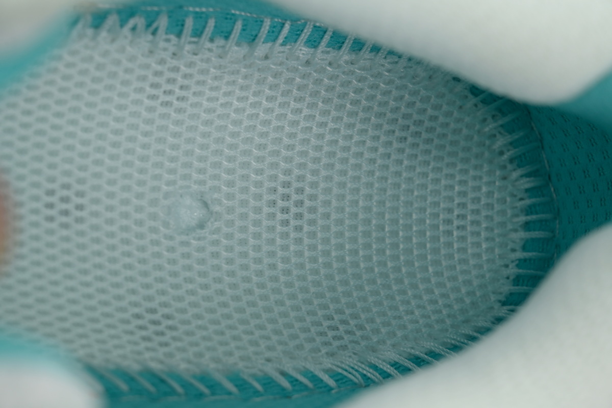  Wmns HOKA Clifton 10 'White Cielo Blue'1162031-WTCL