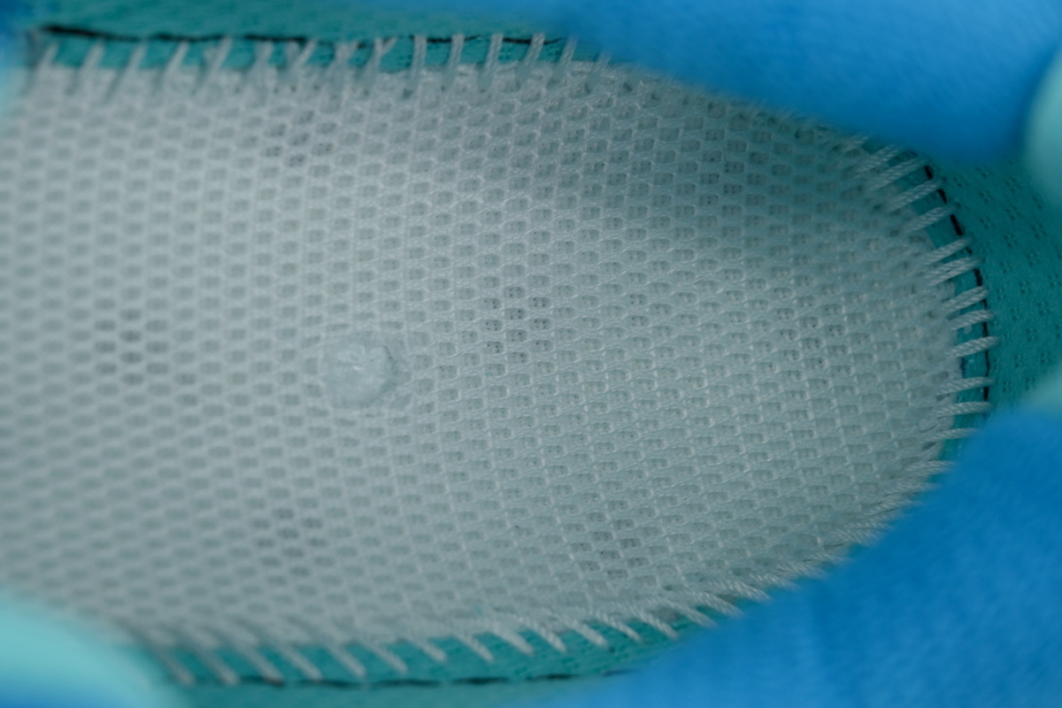 HOKA  Clifton 10 Wide 'Skyward Blue'1162032-HSK
