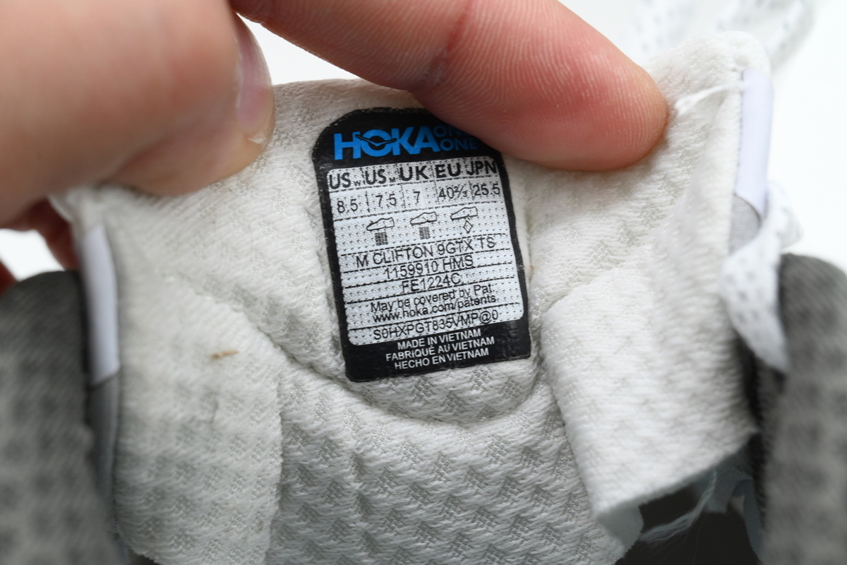 HOKA Clifton 9 GORE-TEX 'Stealth Tech Pack' 1159910-HMS