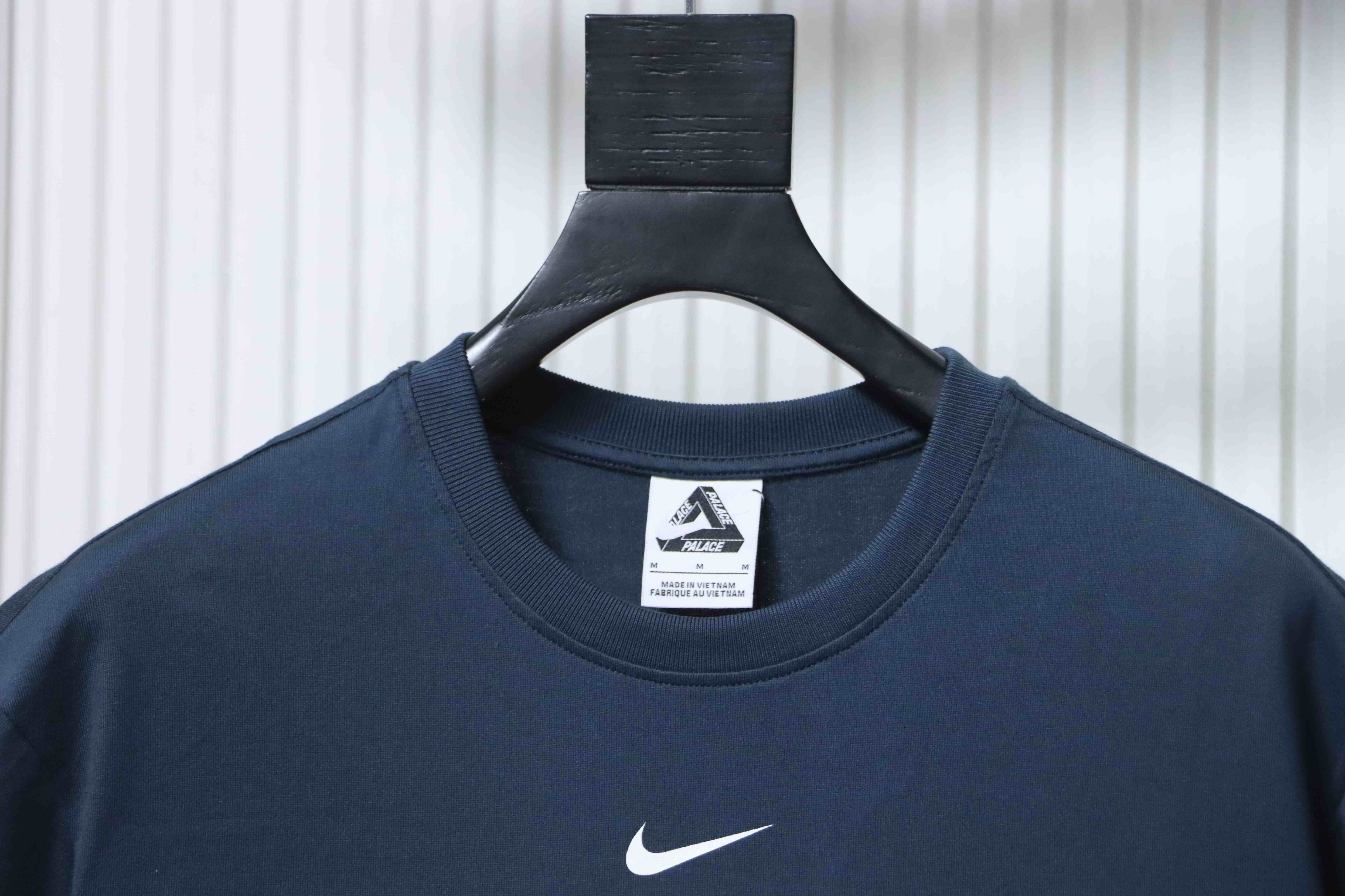 NIKE x PALACE City Limited Short Sleeve T-Shirt H140 - 2