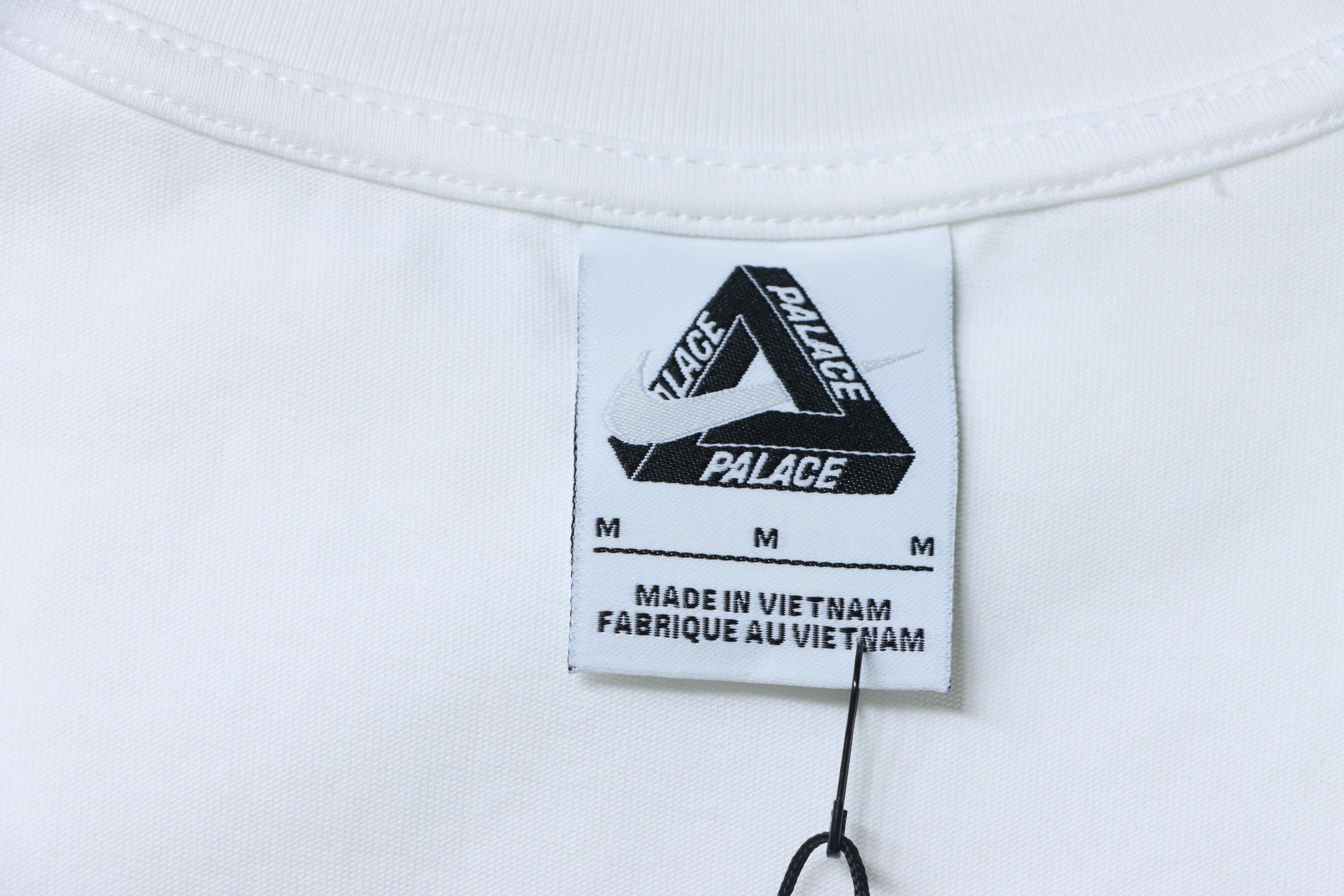 NIKE x PALACE City Limited Short Sleeve T-Shirt H140 - 4