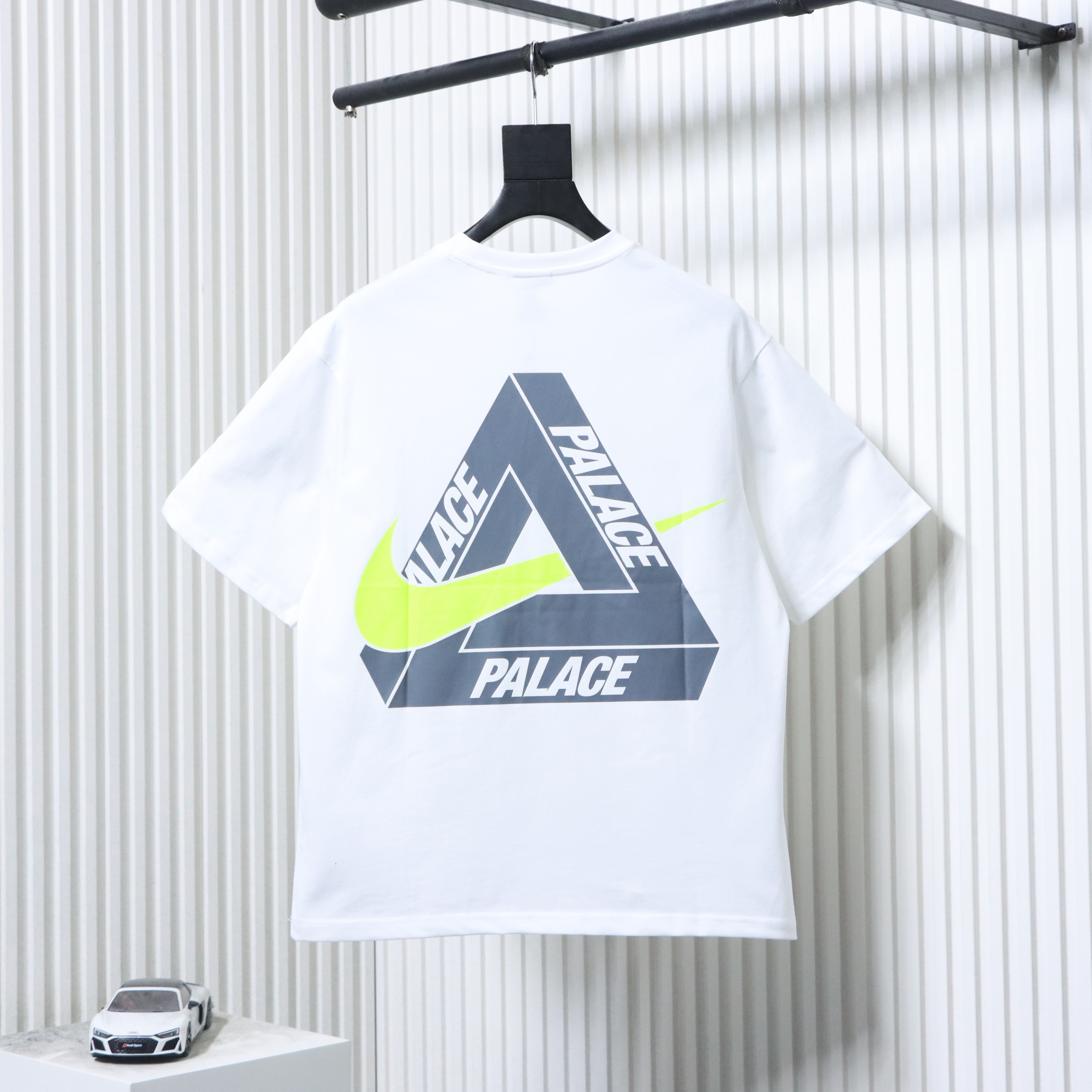 NIKE x PALACE Short Sleeve T-Shirt H140 - 1