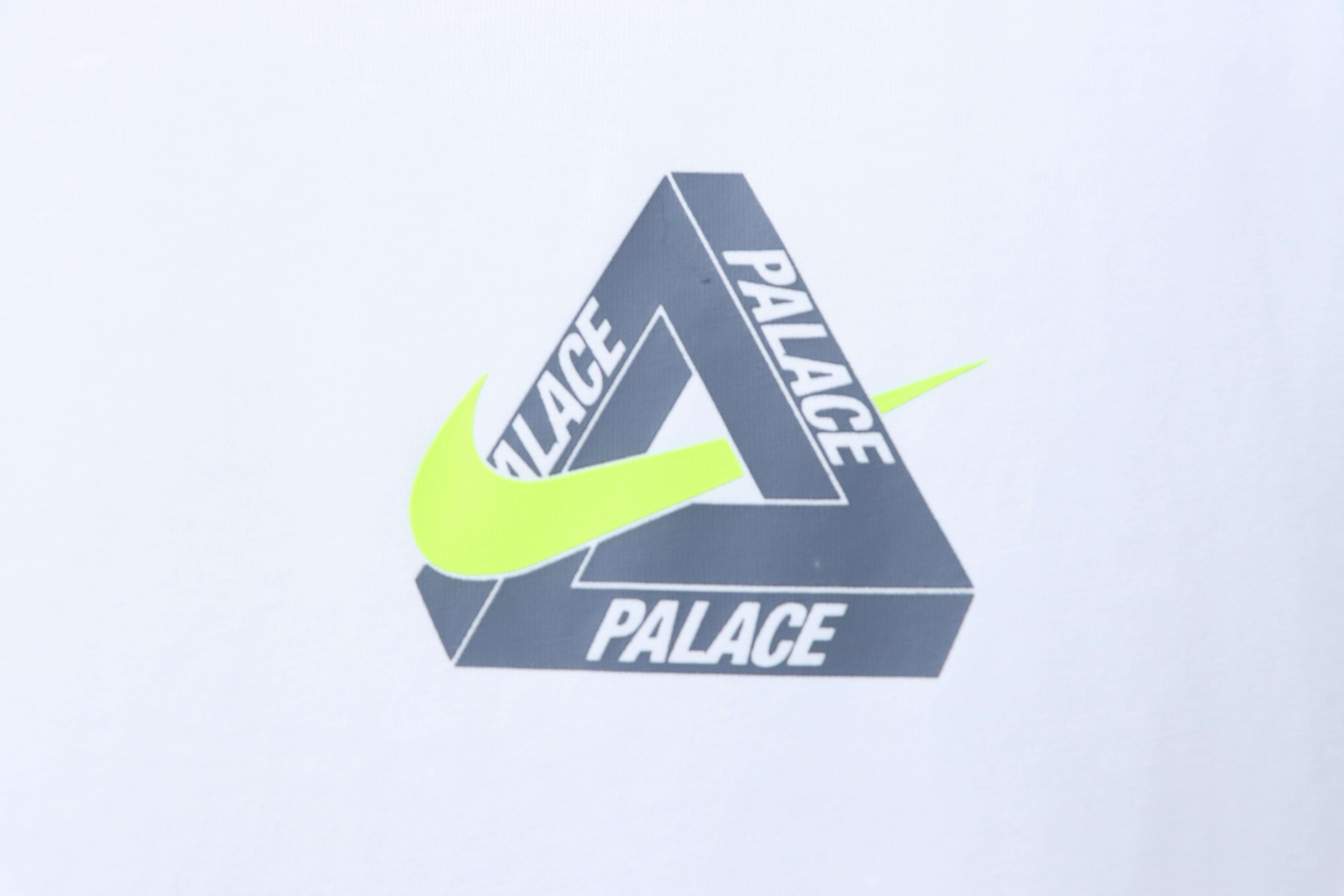 NIKE x PALACE Short Sleeve T-Shirt H140 - 1