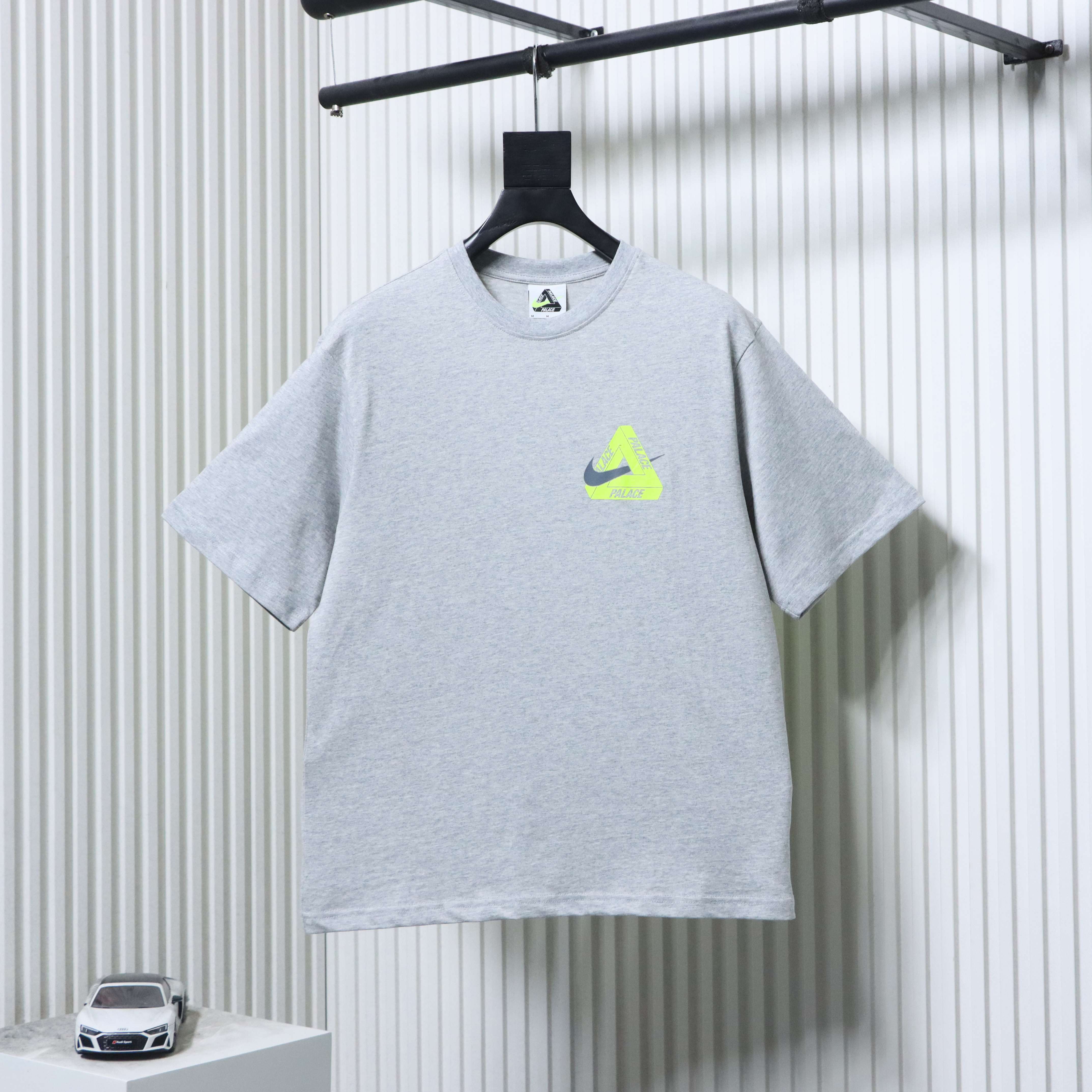 NIKE x PALACE Short Sleeve T-Shirt H140 - 2