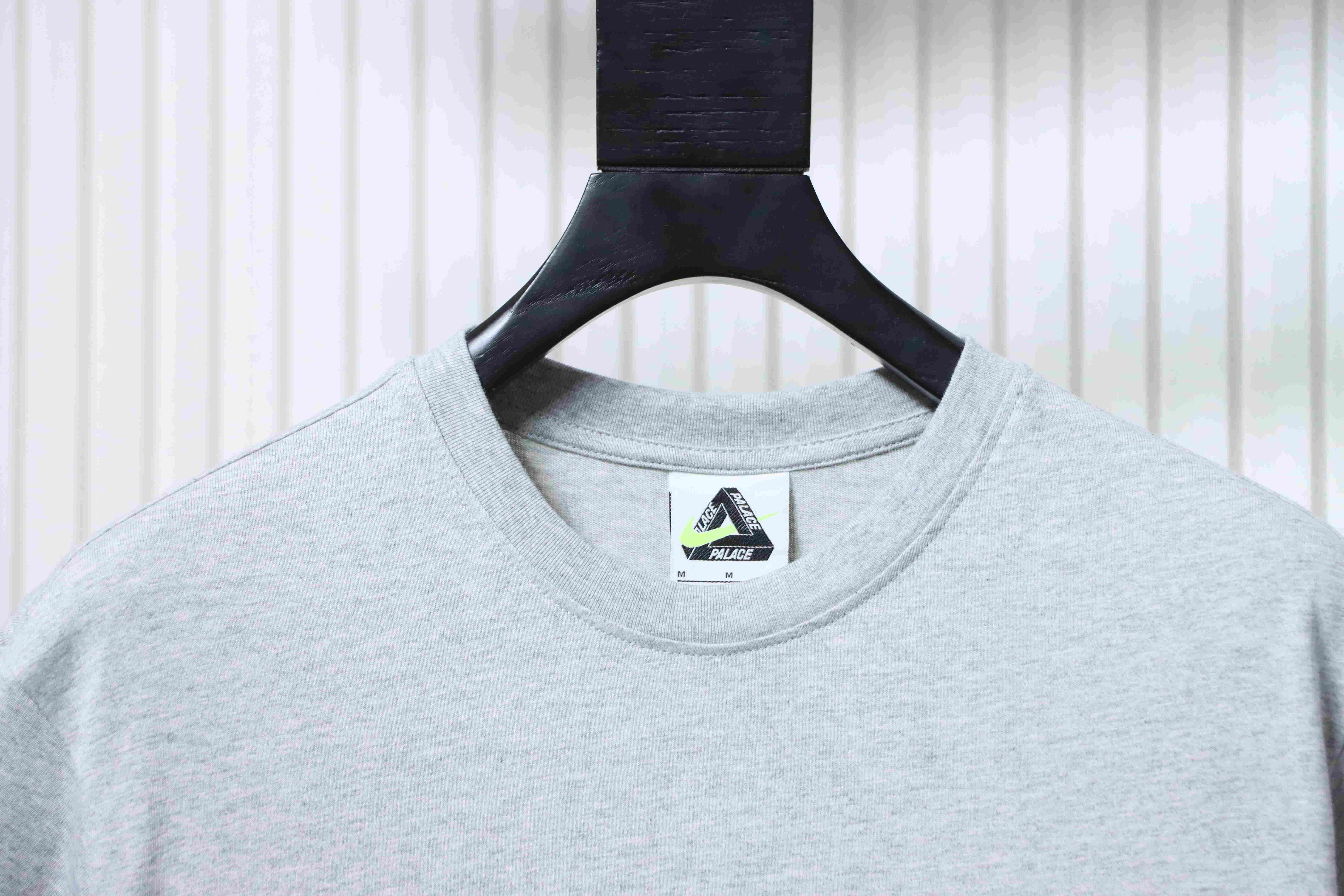 NIKE x PALACE Short Sleeve T-Shirt H140 - 2