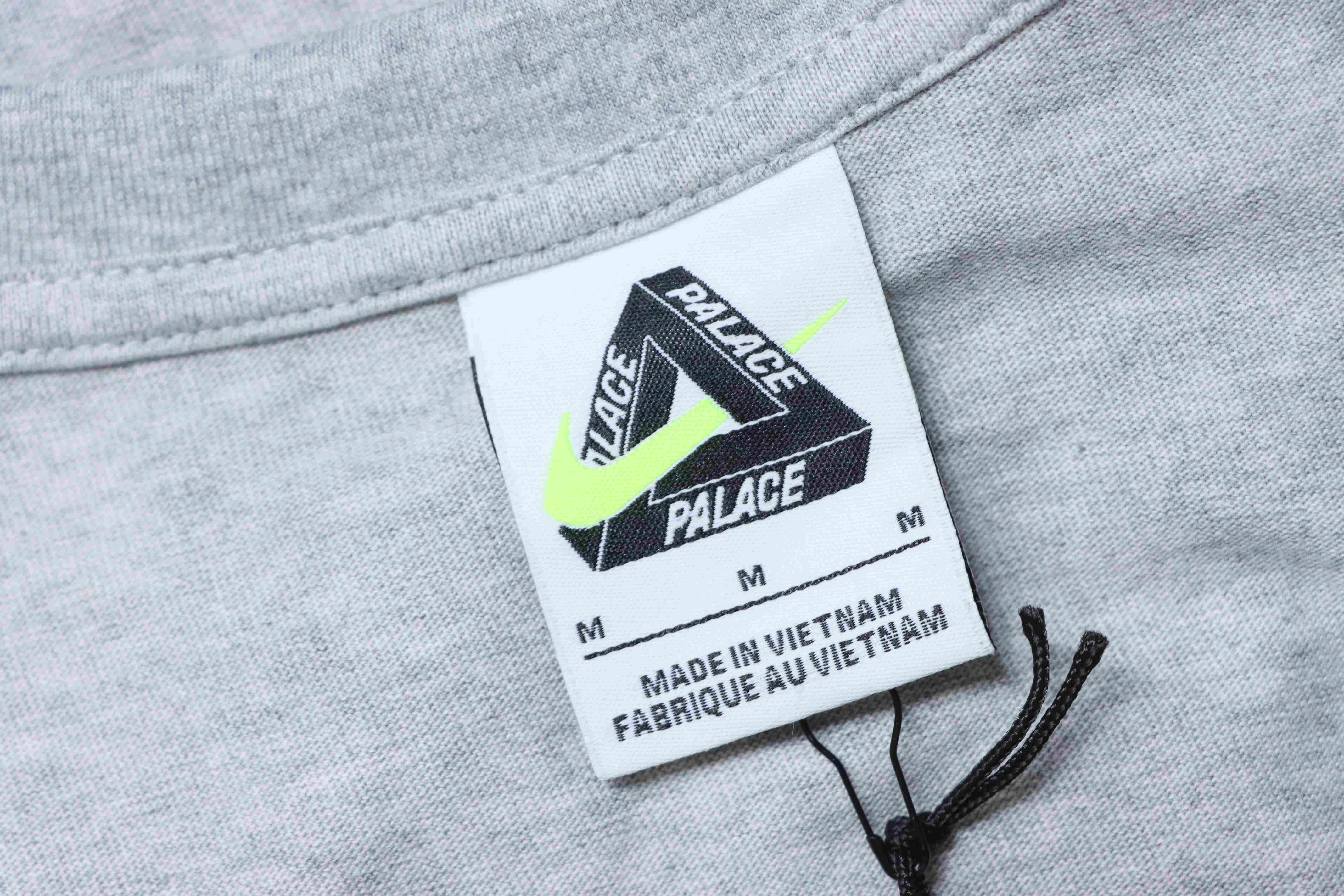 NIKE x PALACE Short Sleeve T-Shirt H140 - 2