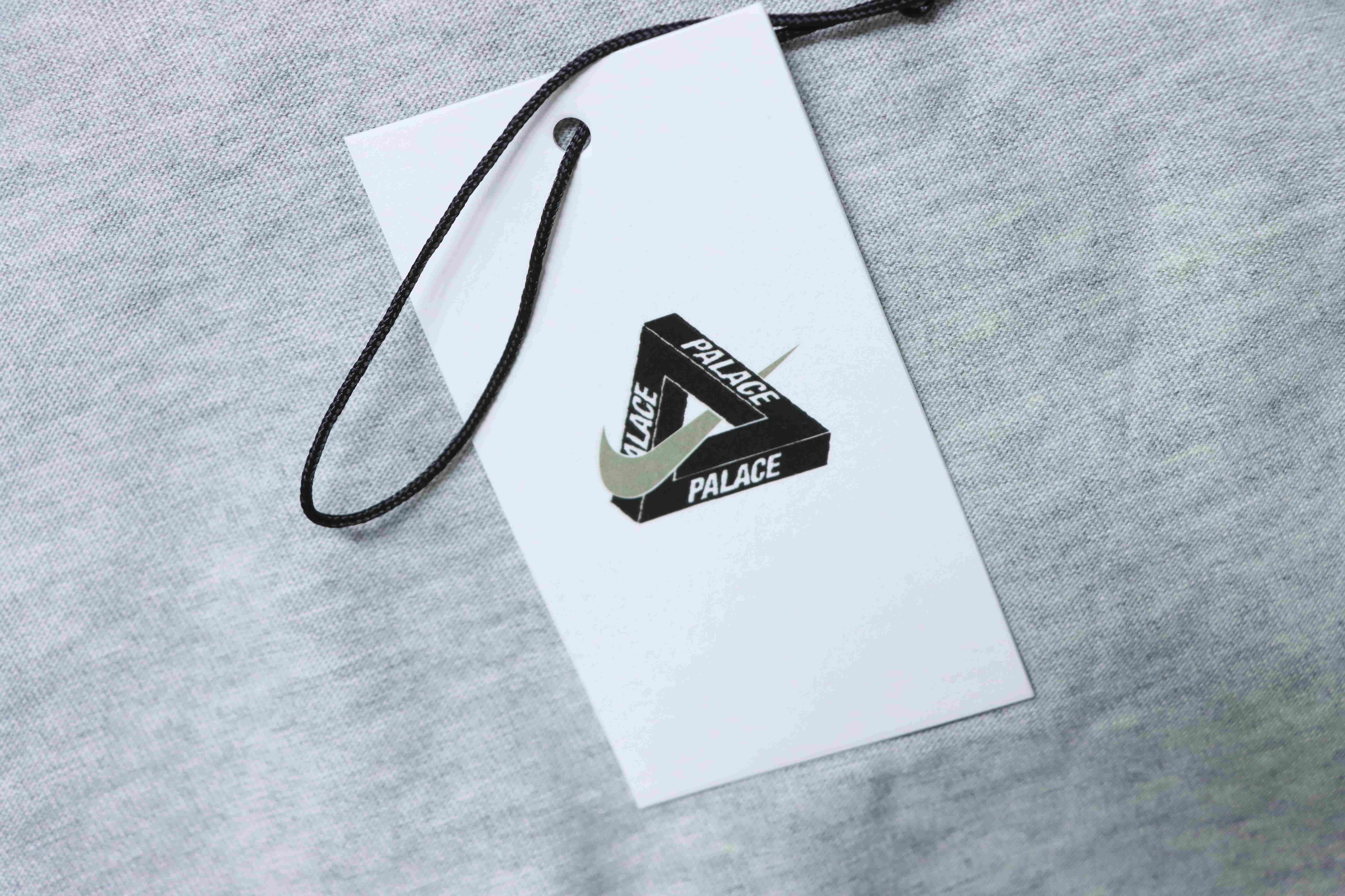 NIKE x PALACE Short Sleeve T-Shirt H140 - 2