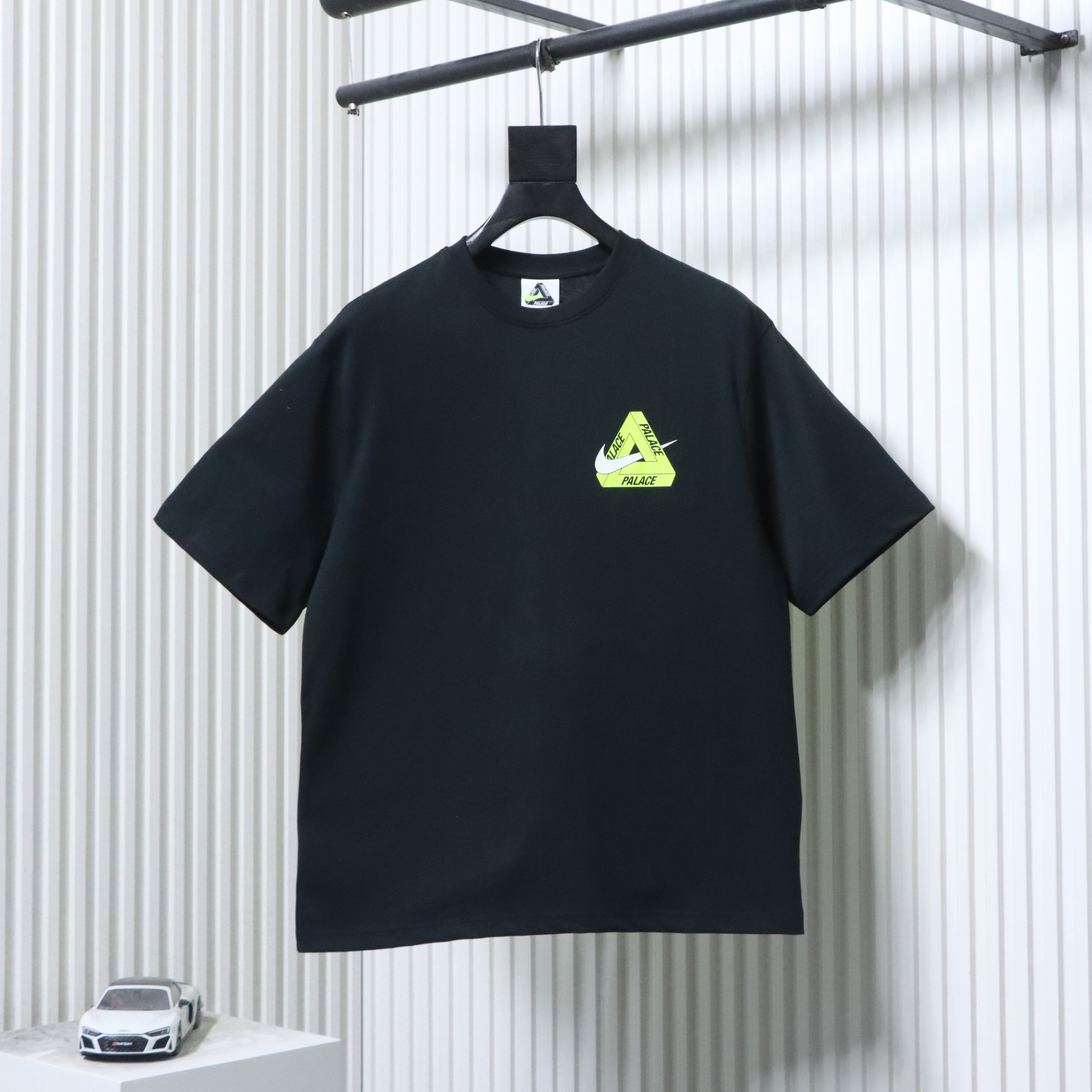 NIKE x PALACE Short Sleeve T-Shirt H140 - 3