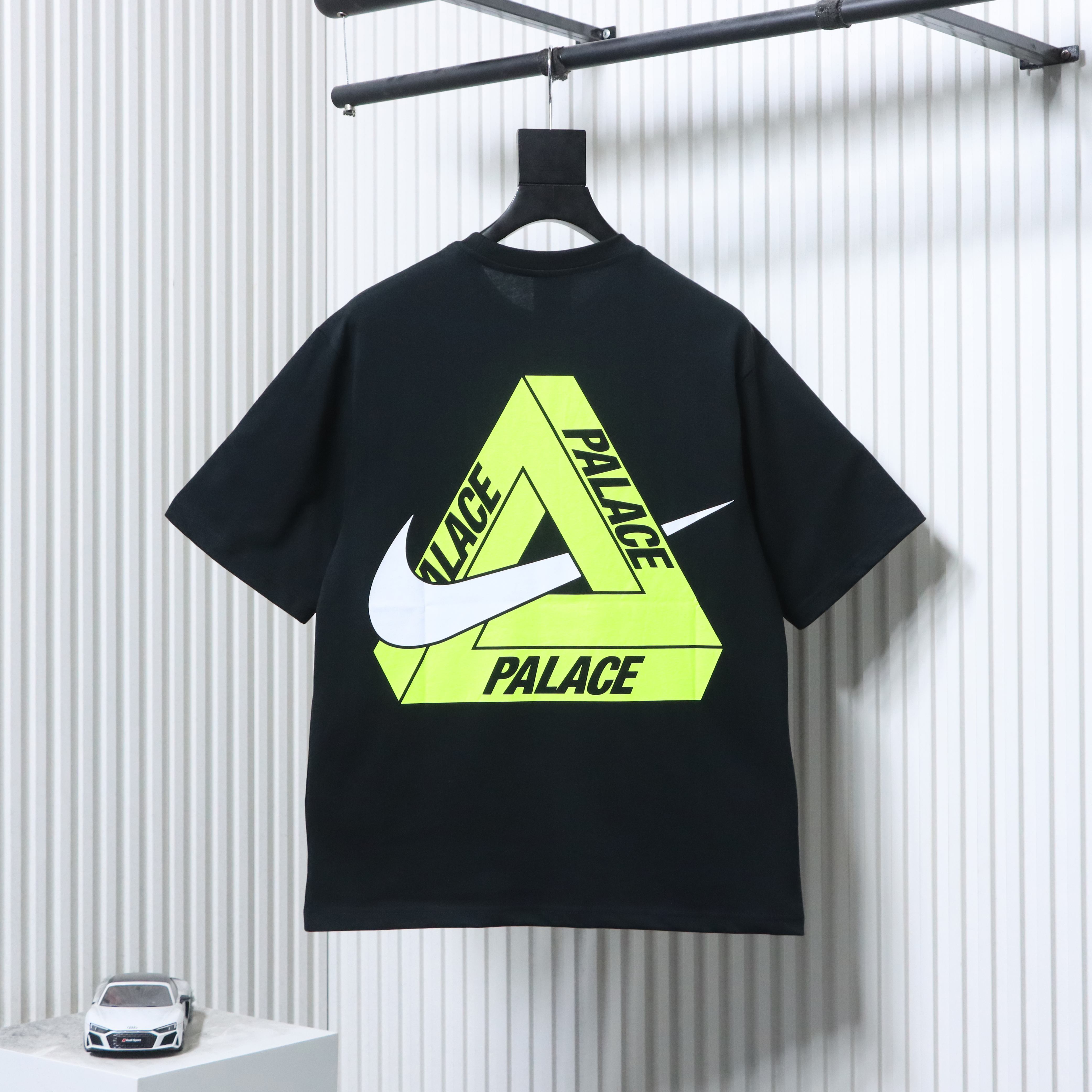 NIKE x PALACE Short Sleeve T-Shirt H140 - 3