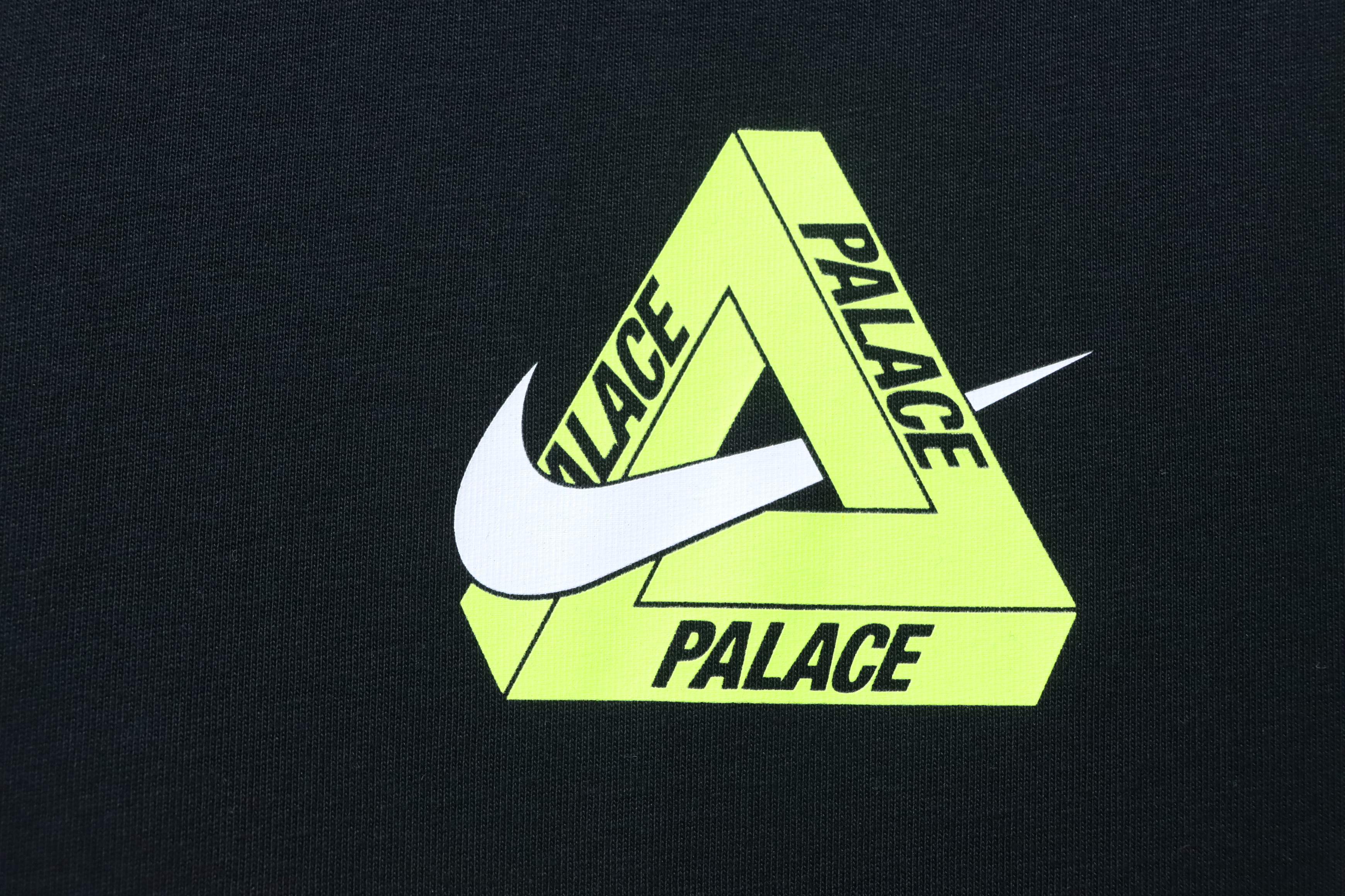 NIKE x PALACE Short Sleeve T-Shirt H140 - 3