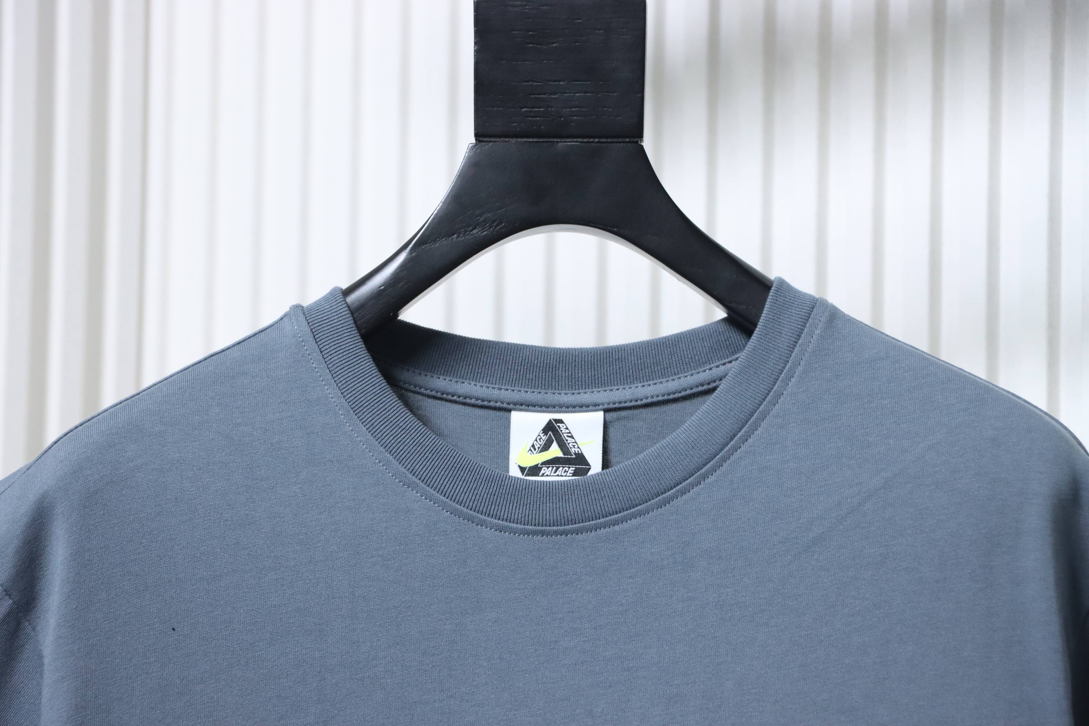 NIKE x PALACE Short Sleeve T-Shirt H140 - 4