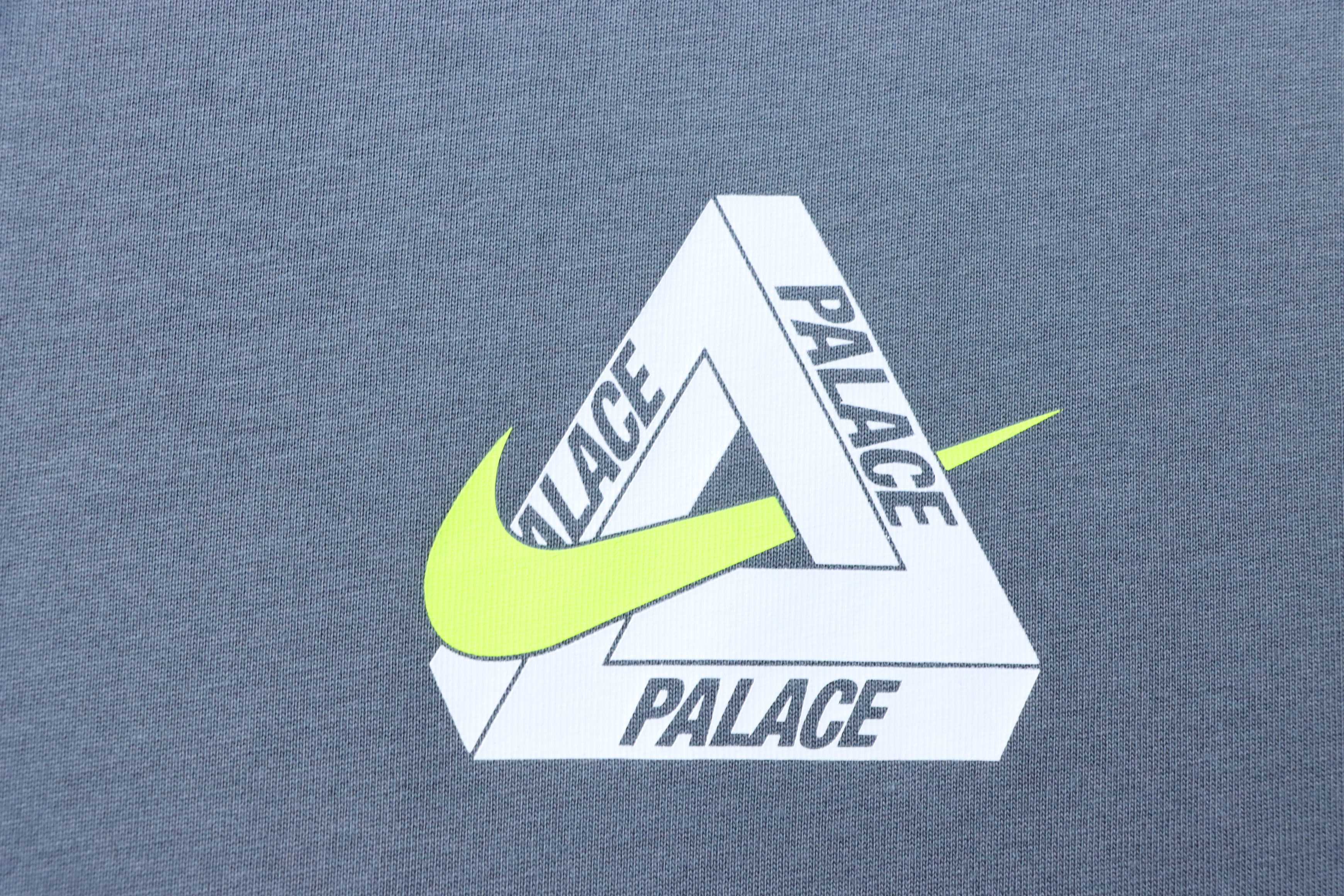 NIKE x PALACE Short Sleeve T-Shirt H140 - 4