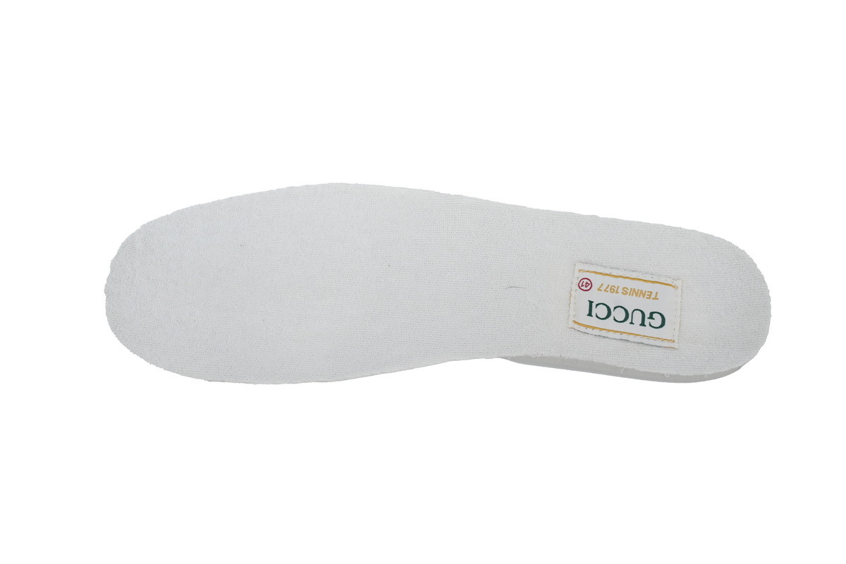 Beige Gucci 1977 Sneakers Gucci Tennis Canvas GG Apple print low-top fashion sneakers
