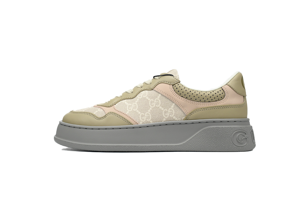 gray powder Gucci platform biscuit shoes Gucci Chunky B GG Supreme Sneakers
