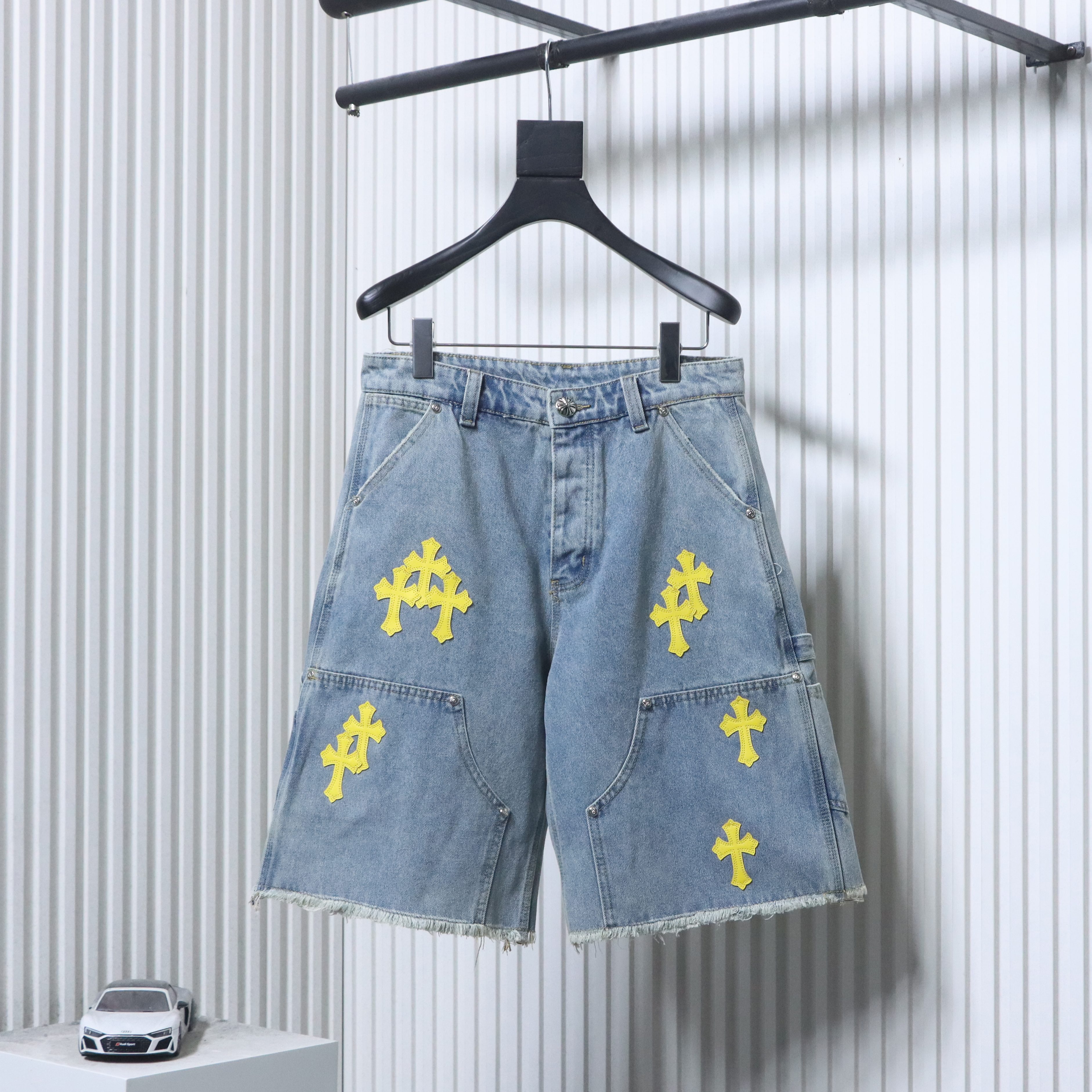 Chrome Hearts Yellow Cross Leather Patch Cargo Denim Shorts 