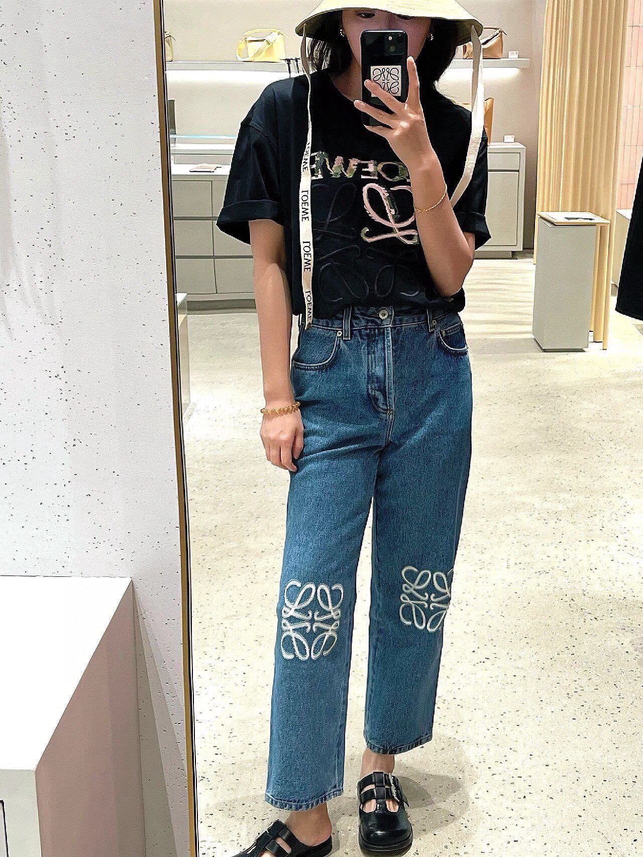 Loewe 24SS Graffiti Embroidery Black Tee White Green Gradient