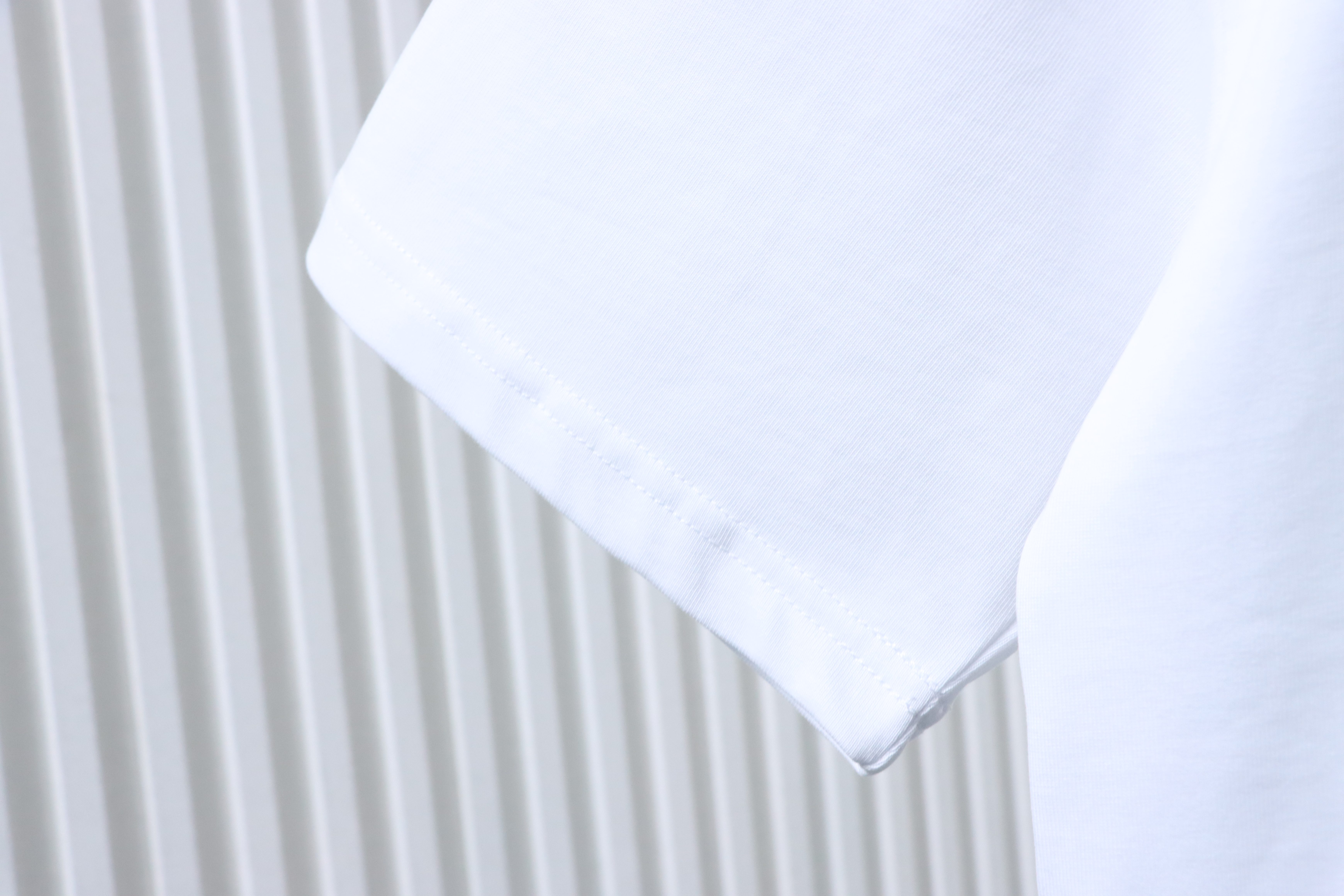Loewe 26SS Color Logo Embroidery White Tee Color Logo