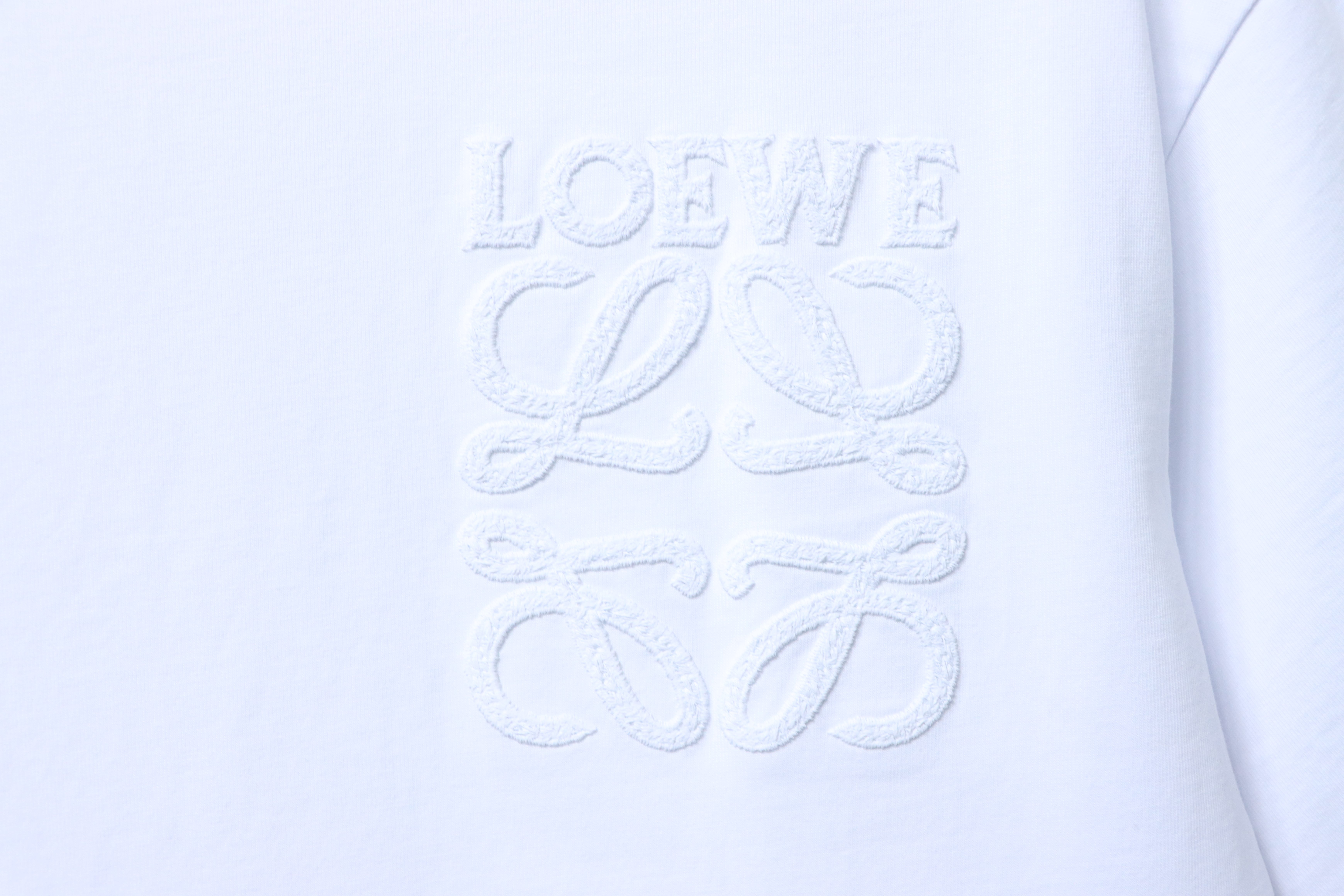Loewe 26SS White T-Shirt Front Back White Embroidery Woven Pattern
