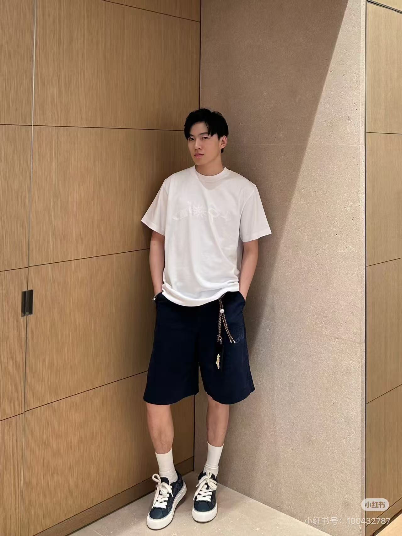 Dior Distressed Letter Embroidered Short Sleeve T-Shirt