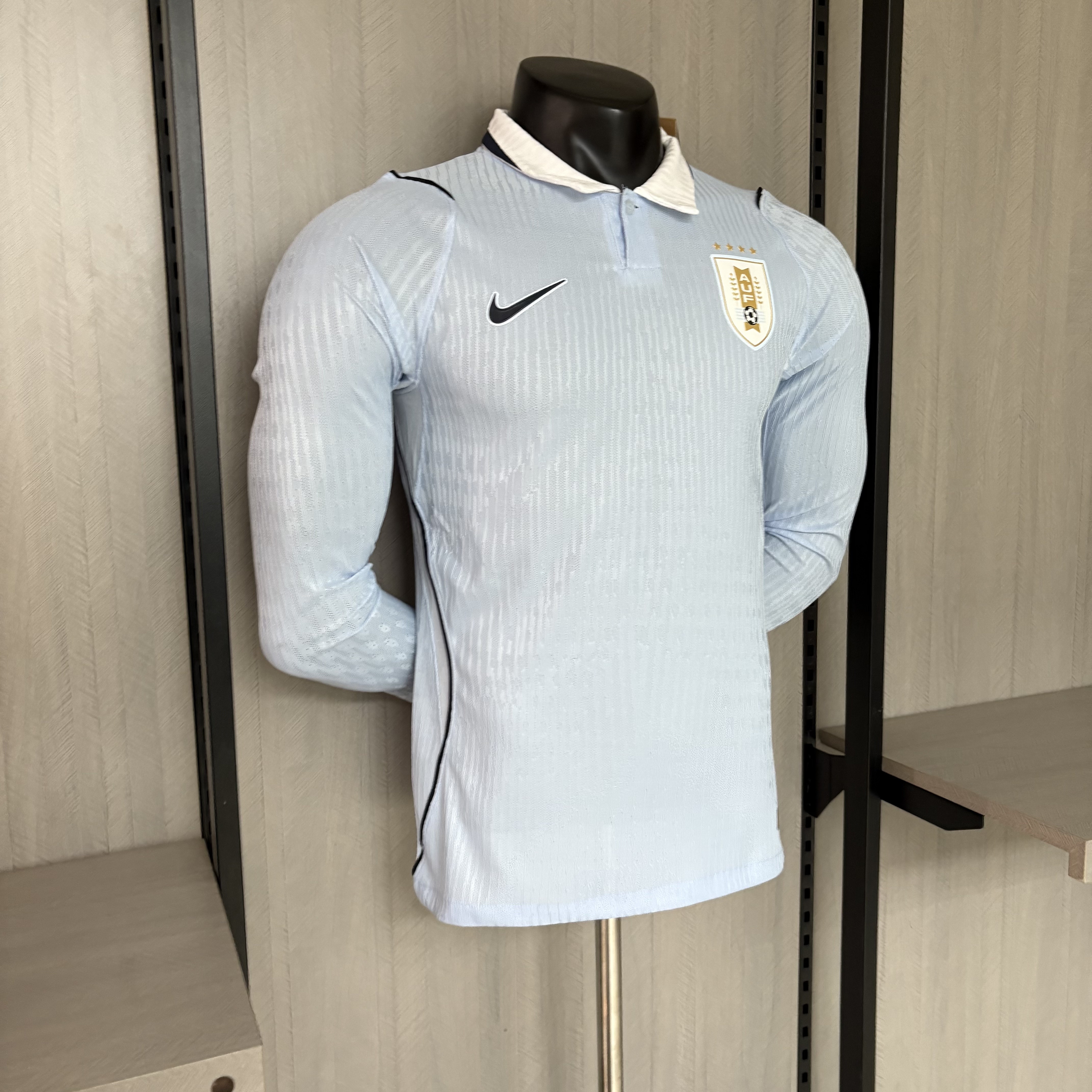 Player version long-sleeved 2026 Uruguay home jersey