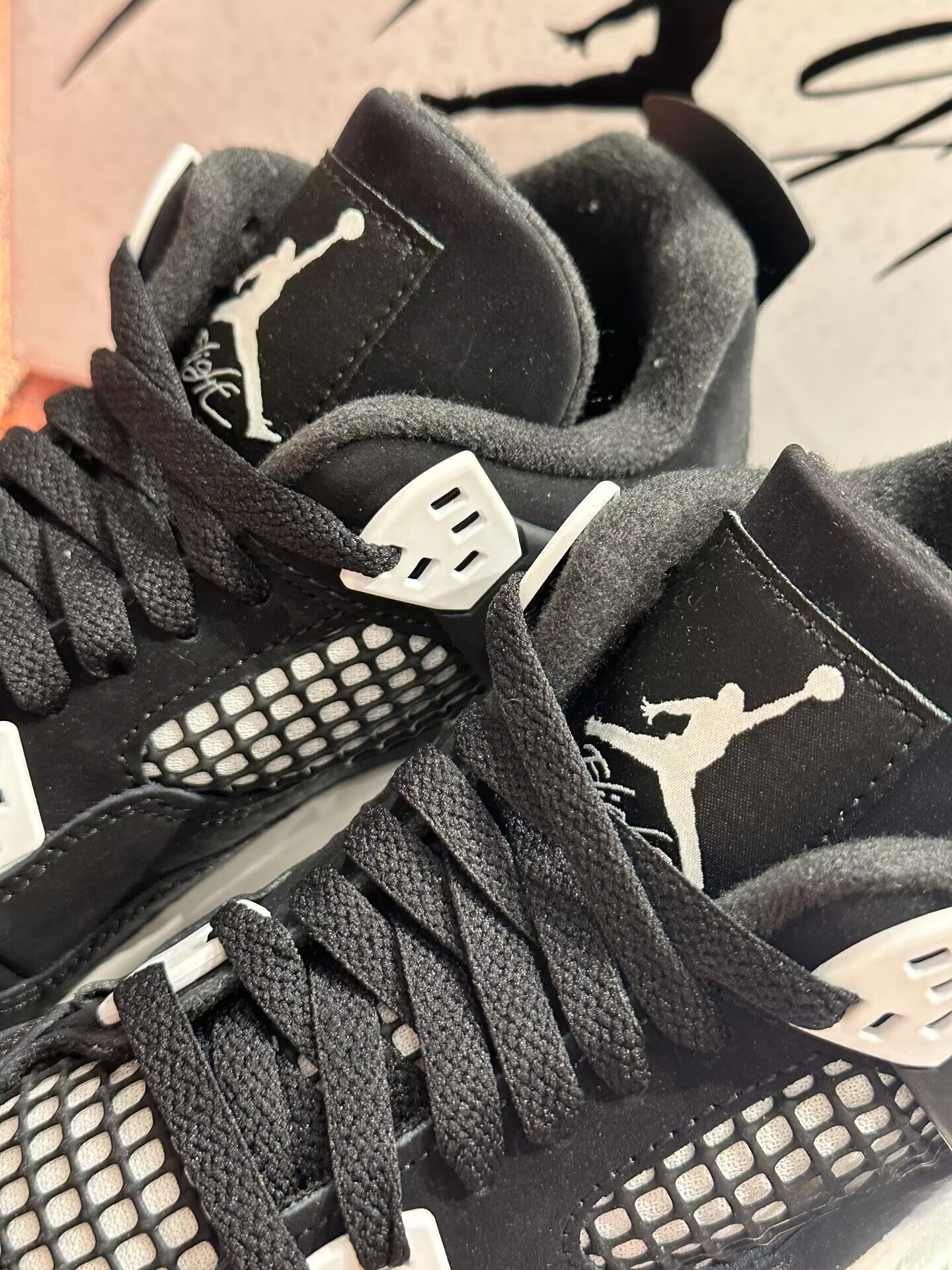 Air Jordan 4 Retro “White Thunder” FQ8138-001 review 0