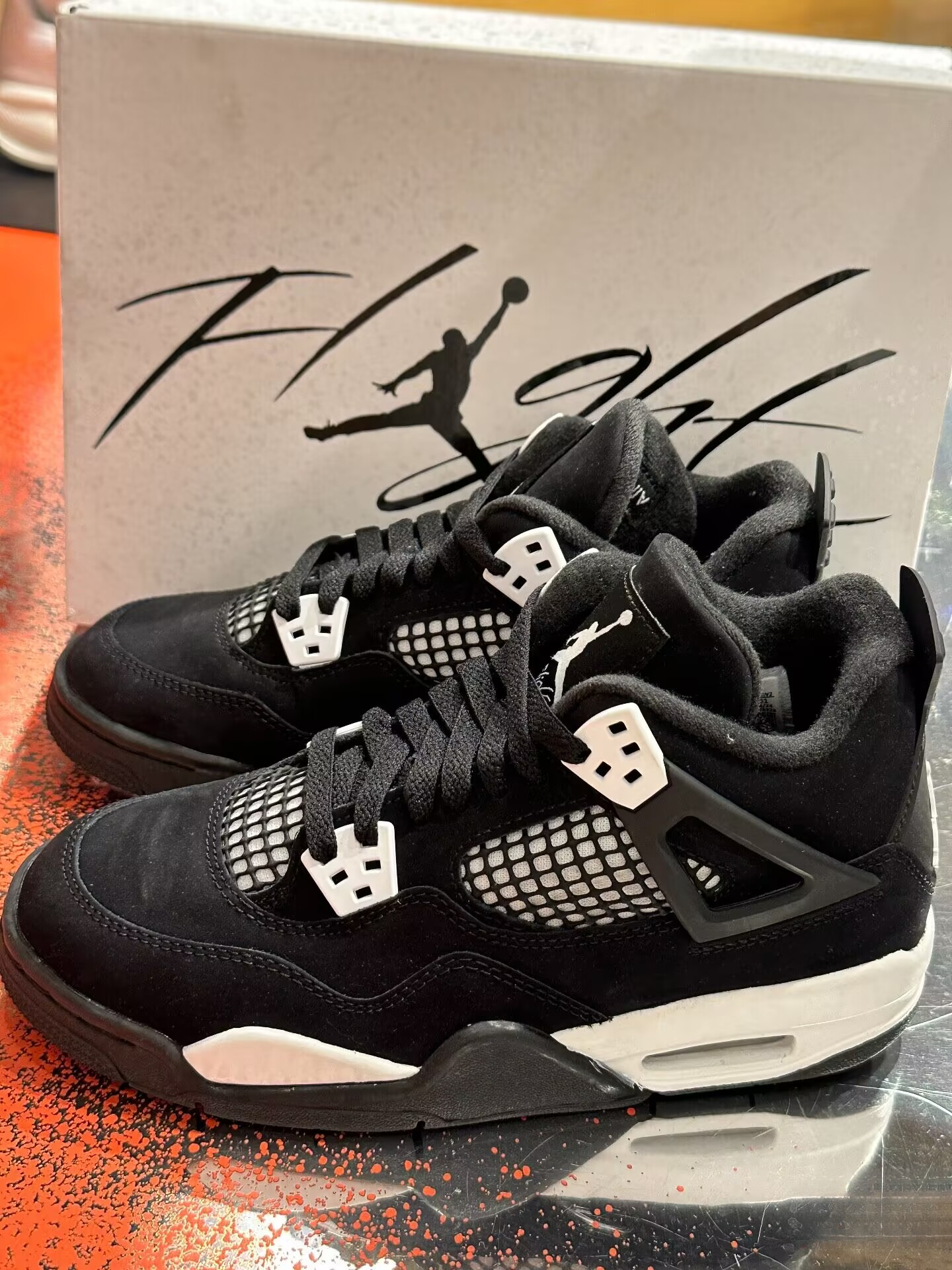 Air Jordan 4 Retro “White Thunder” FQ8138-001 review 2