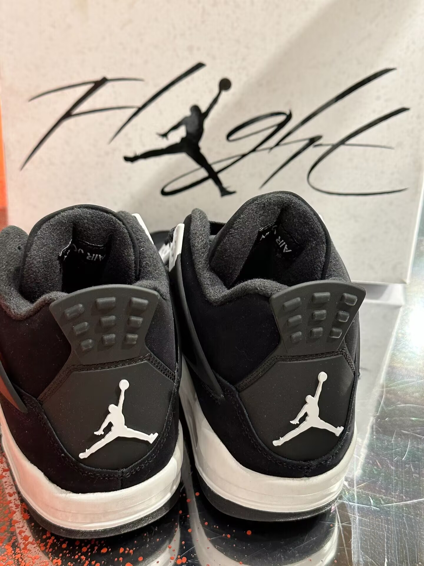 Air Jordan 4 Retro “White Thunder” FQ8138-001 review 4