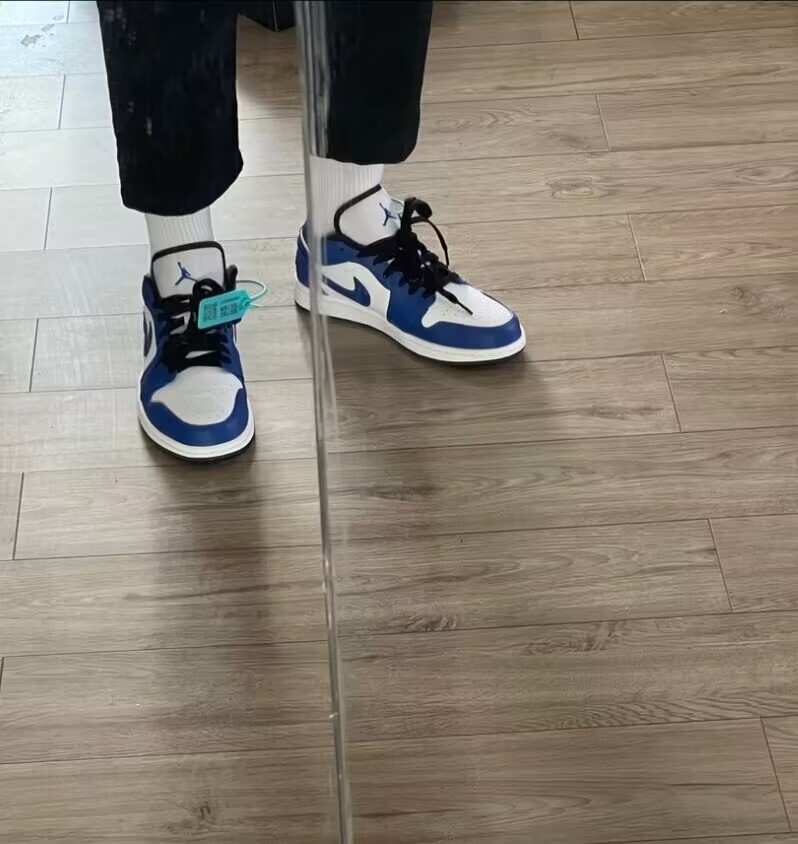 Air Jordan 1 Low 'Game Royal' 553560-124 review moonkissed 01