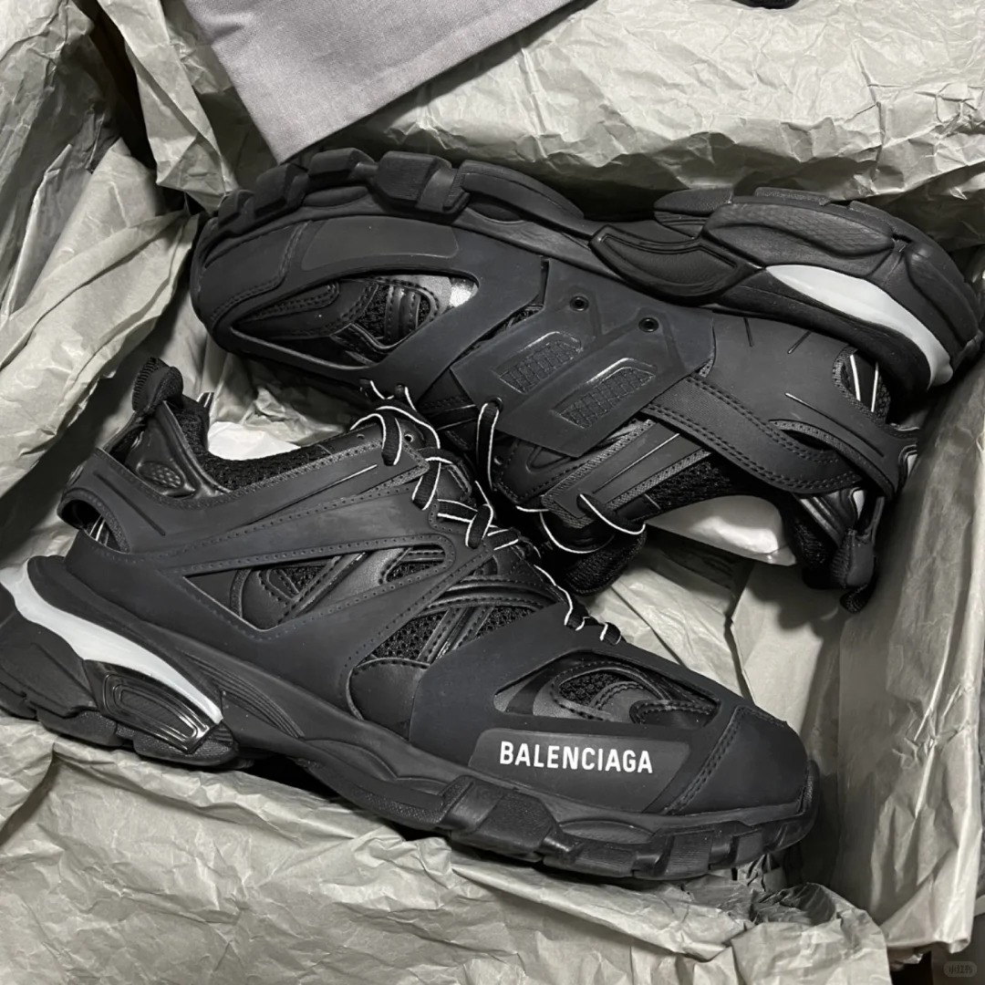 Balenciaga Track LED Black 555032 W1GB7 1000 review Emma 00
