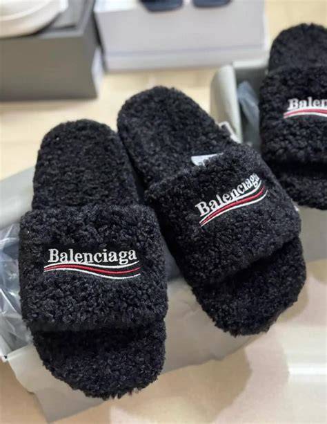 Balenciaga Furry Black Coke Label 698525 W1N31 0964 review Amelia