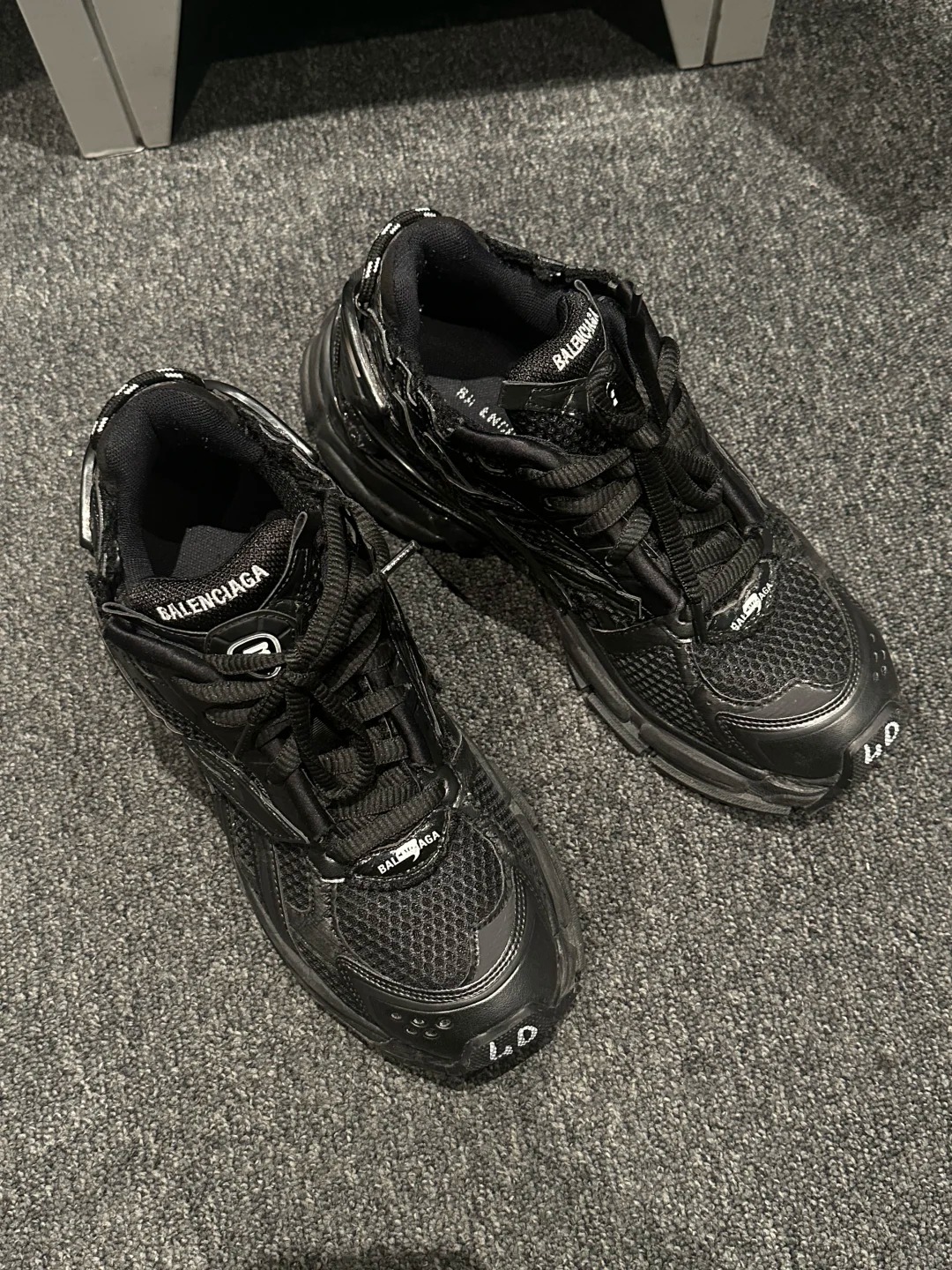 Balenciaga Runner All Black Gray 677402 W3RBR 1515  review Avery