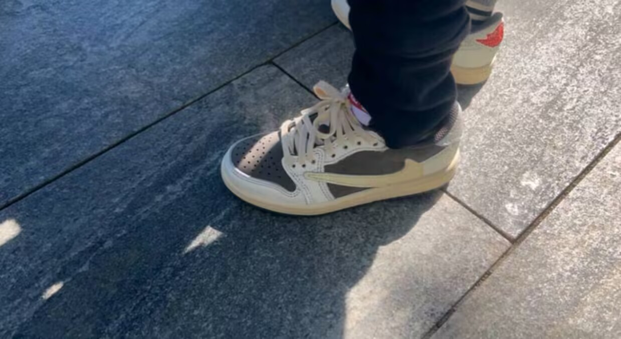 Travis Scott x Air Jordan 1 Low White Brown Barb DM7866-162 review noahgrey 02